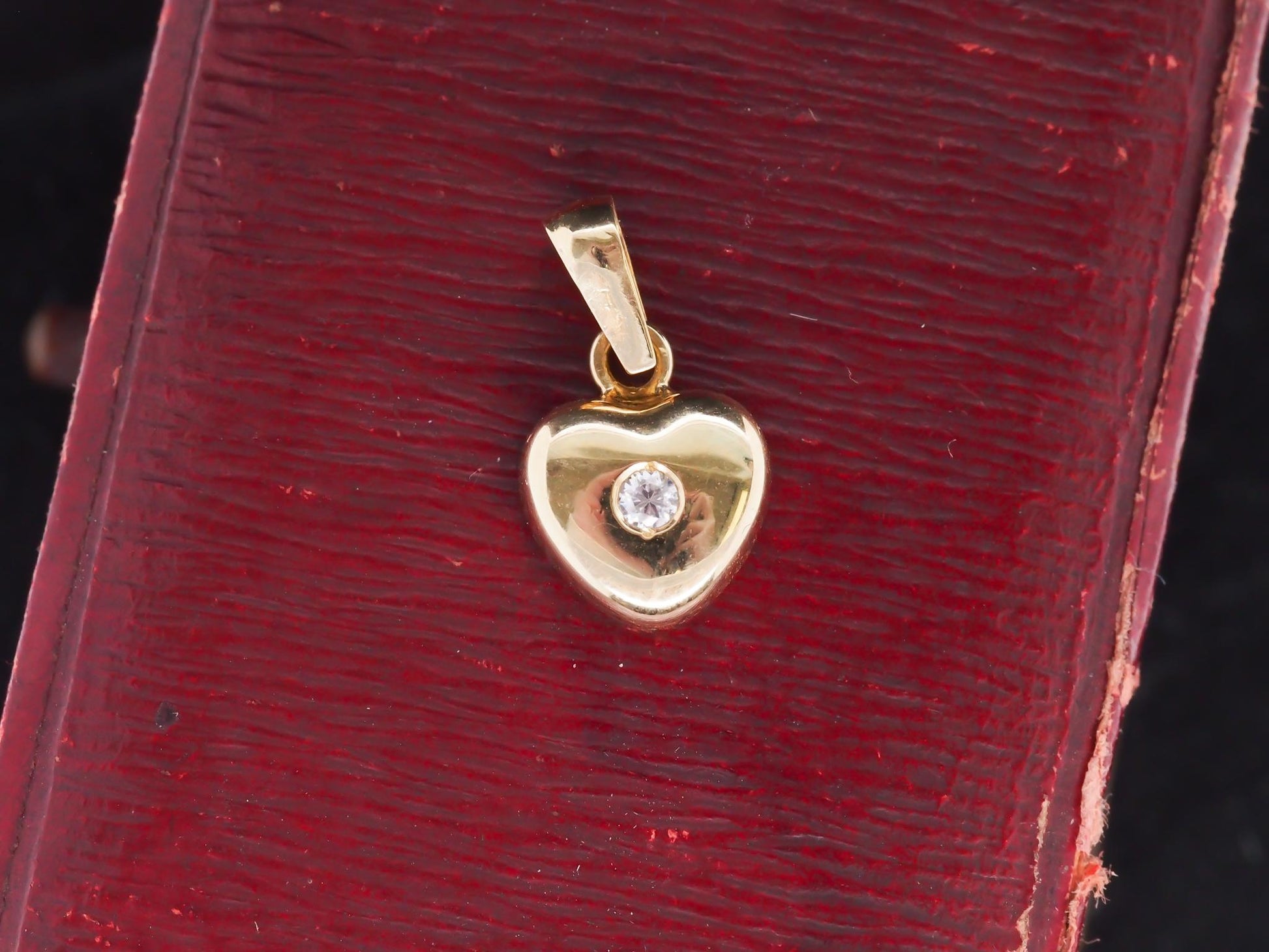 14K Yellow Gold Diamond Heart Shaped Pendant - VHK#51