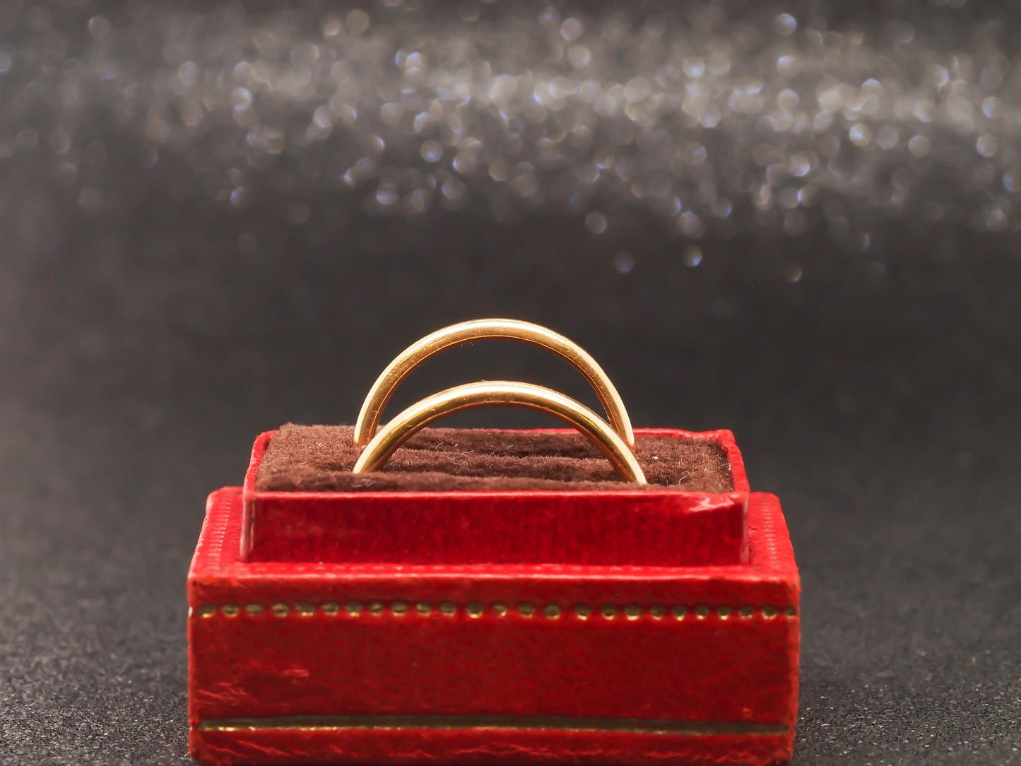 Estate Cartier 18K Yellow Gold Wedding Band Ring Set with Original Box - VHK#108