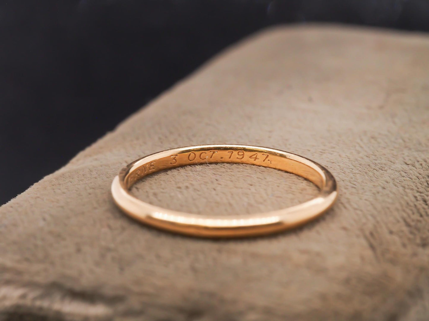 Estate Cartier 18K Yellow Gold Wedding Band Ring Set with Original Box - VHK#108