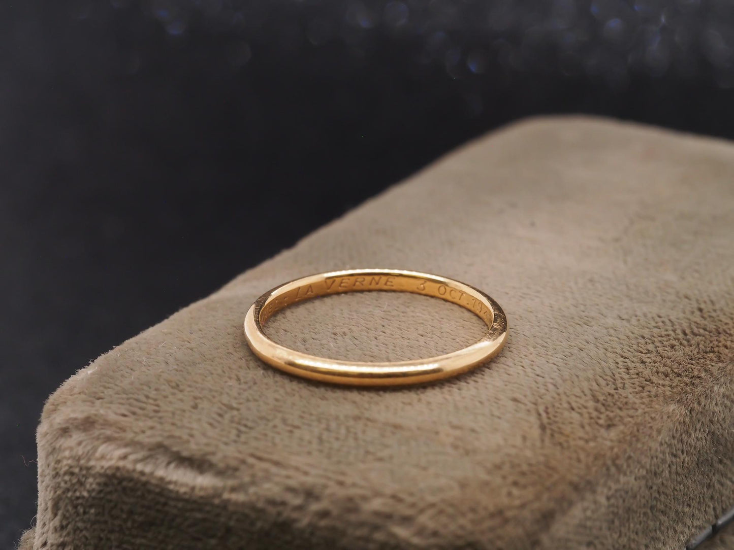 Estate Cartier 18K Yellow Gold Wedding Band Ring Set with Original Box - VHK#108