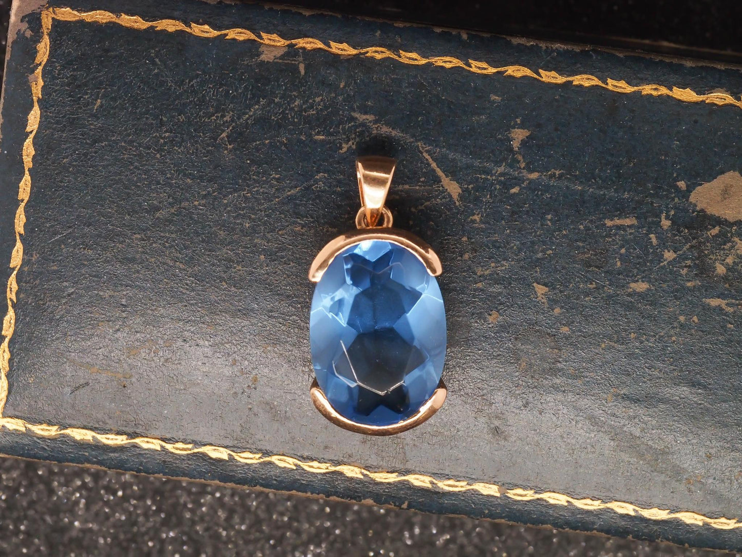 14K Yellow Gold Synthetic Oval Shape Sapphire Pendant - VHK#75