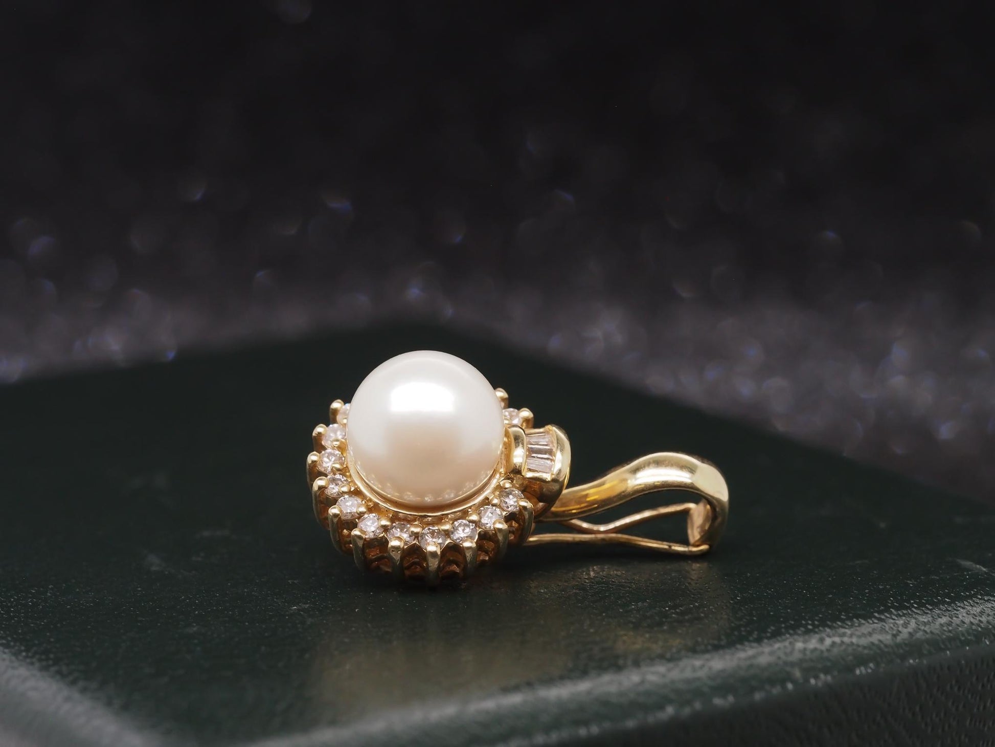 1990s 14k Yellow Gold Diamond Pearl Vintage Necklace - VHK#71