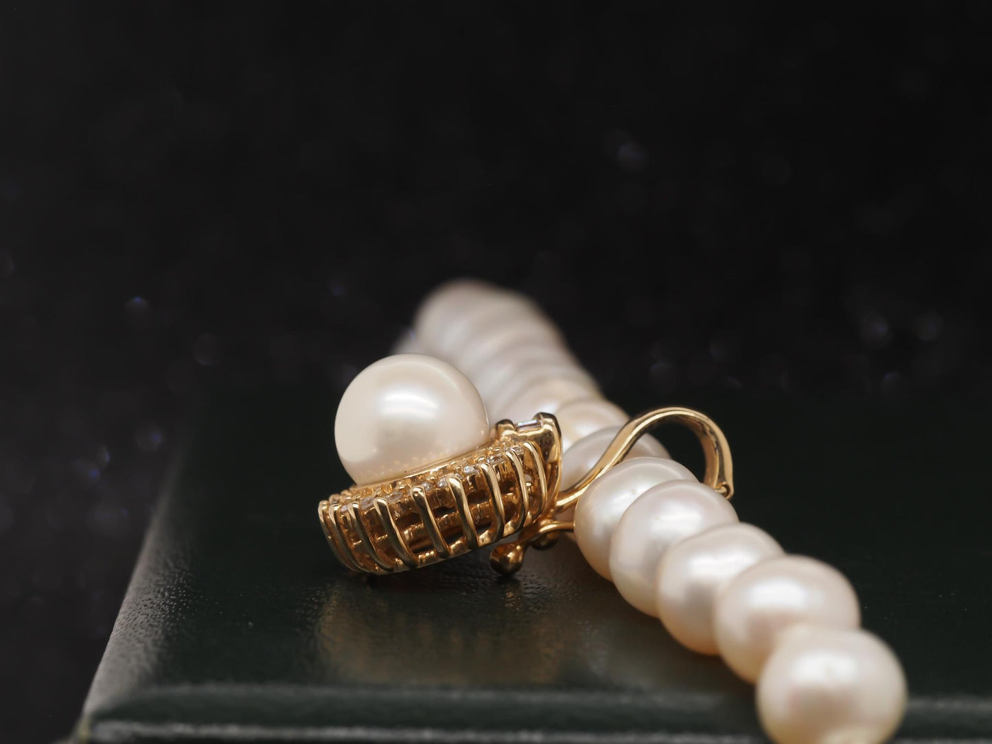 1990s 14k Yellow Gold Diamond Pearl Vintage Necklace - VHK#71
