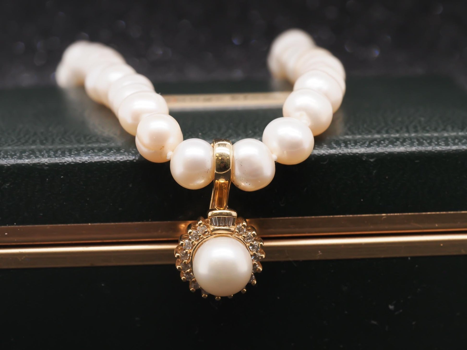 1990s 14k Yellow Gold Diamond Pearl Vintage Necklace - VHK#71