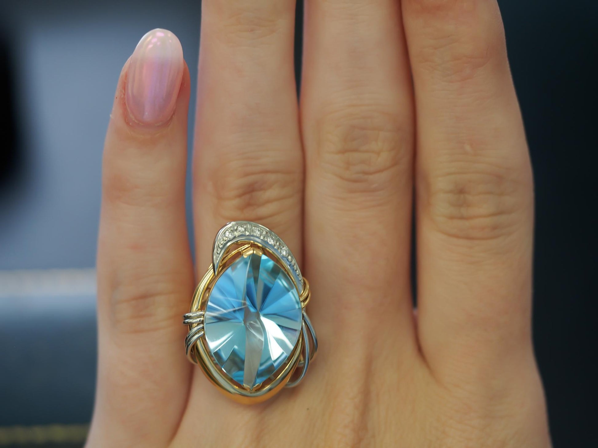 18K Yellow Gold & Platinum 14.50ct Aquamarine and Diamond Ring - VHK#110