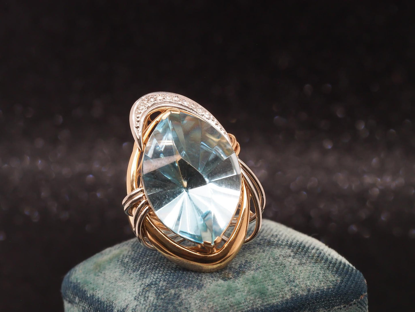 18K Yellow Gold & Platinum 14.50ct Aquamarine and Diamond Ring - VHK#110