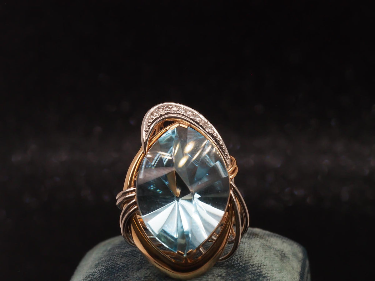 18K Yellow Gold & Platinum 14.50ct Aquamarine and Diamond Ring - VHK#110