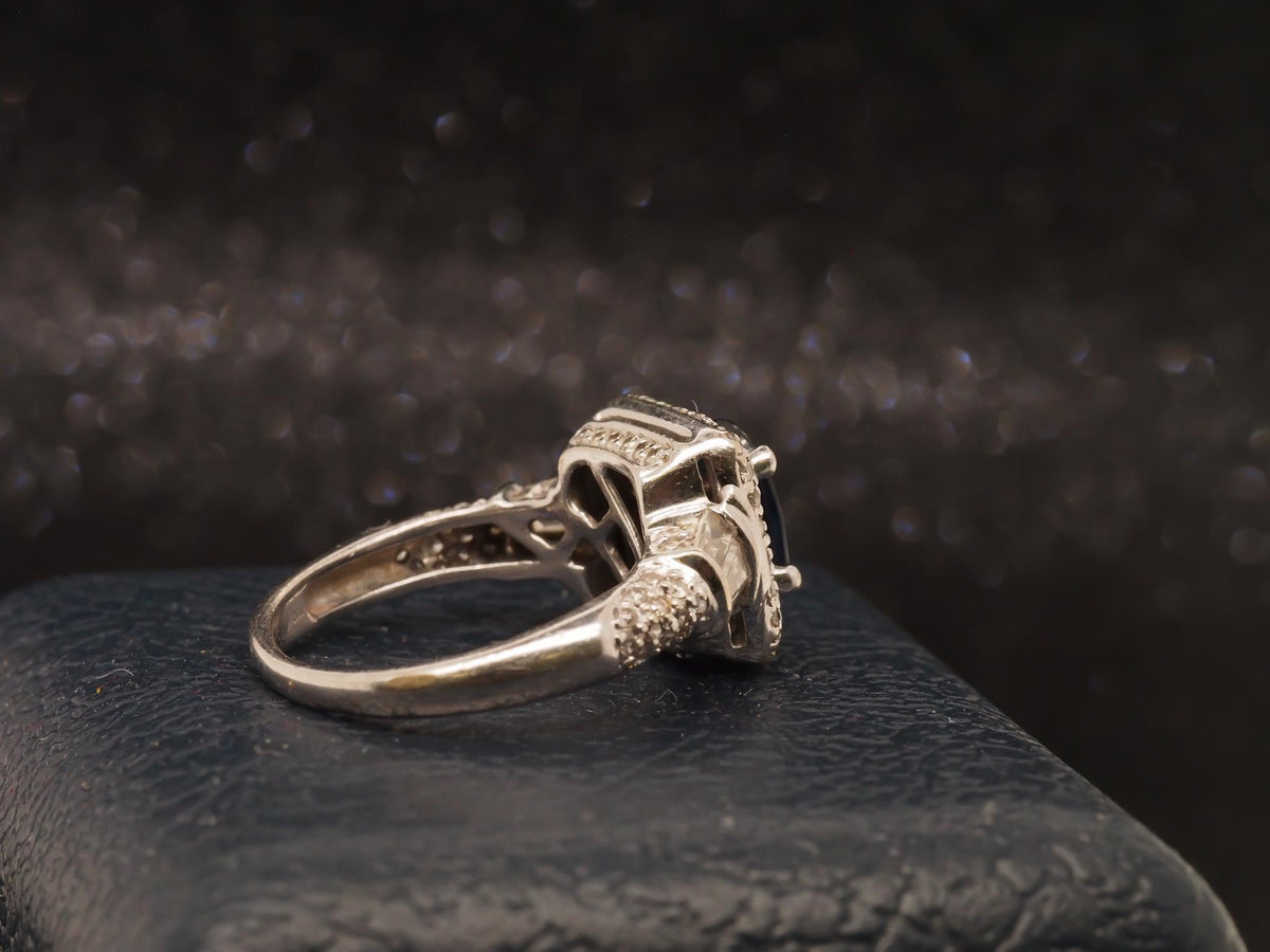 18k White Gold Sapphire and Diamond Engagement Ring - VHK#189
