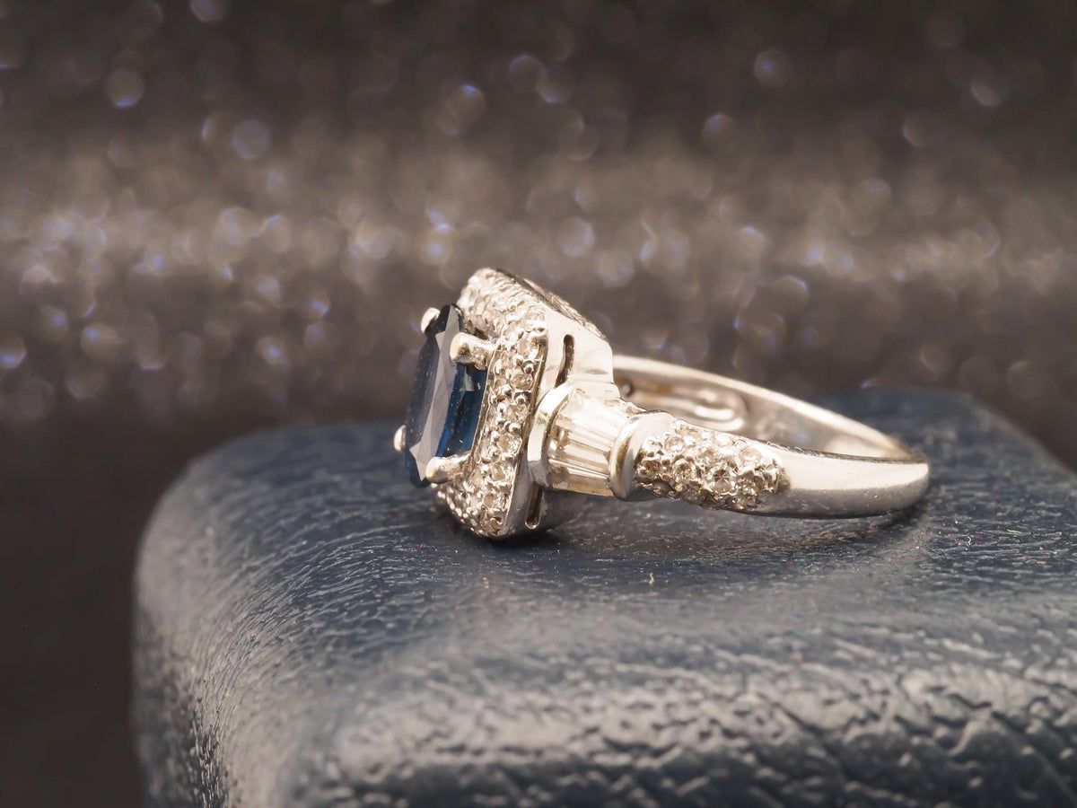 18k White Gold Sapphire and Diamond Engagement Ring - VHK#189