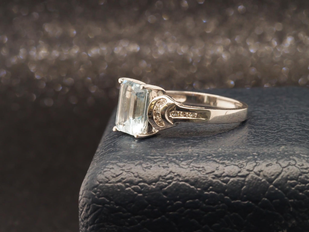 14k White Gold Aquamarine and Diamond Engagement Ring - VHK#235
