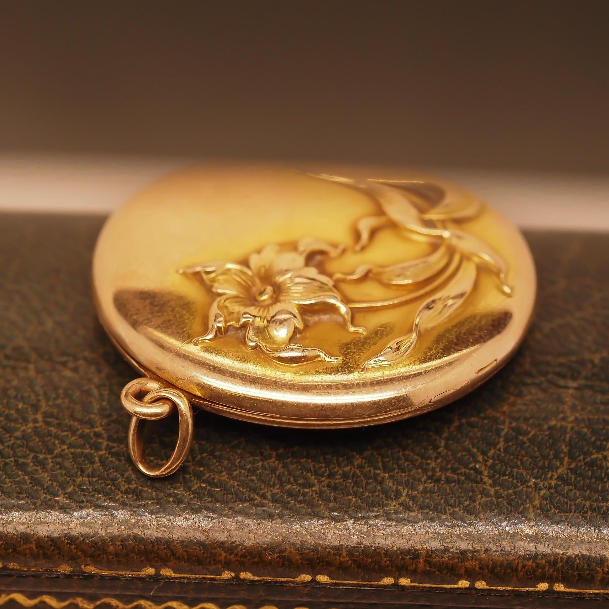 14K Yellow Gold Art Nouveau Floral Locket and Pendant - VHK#689