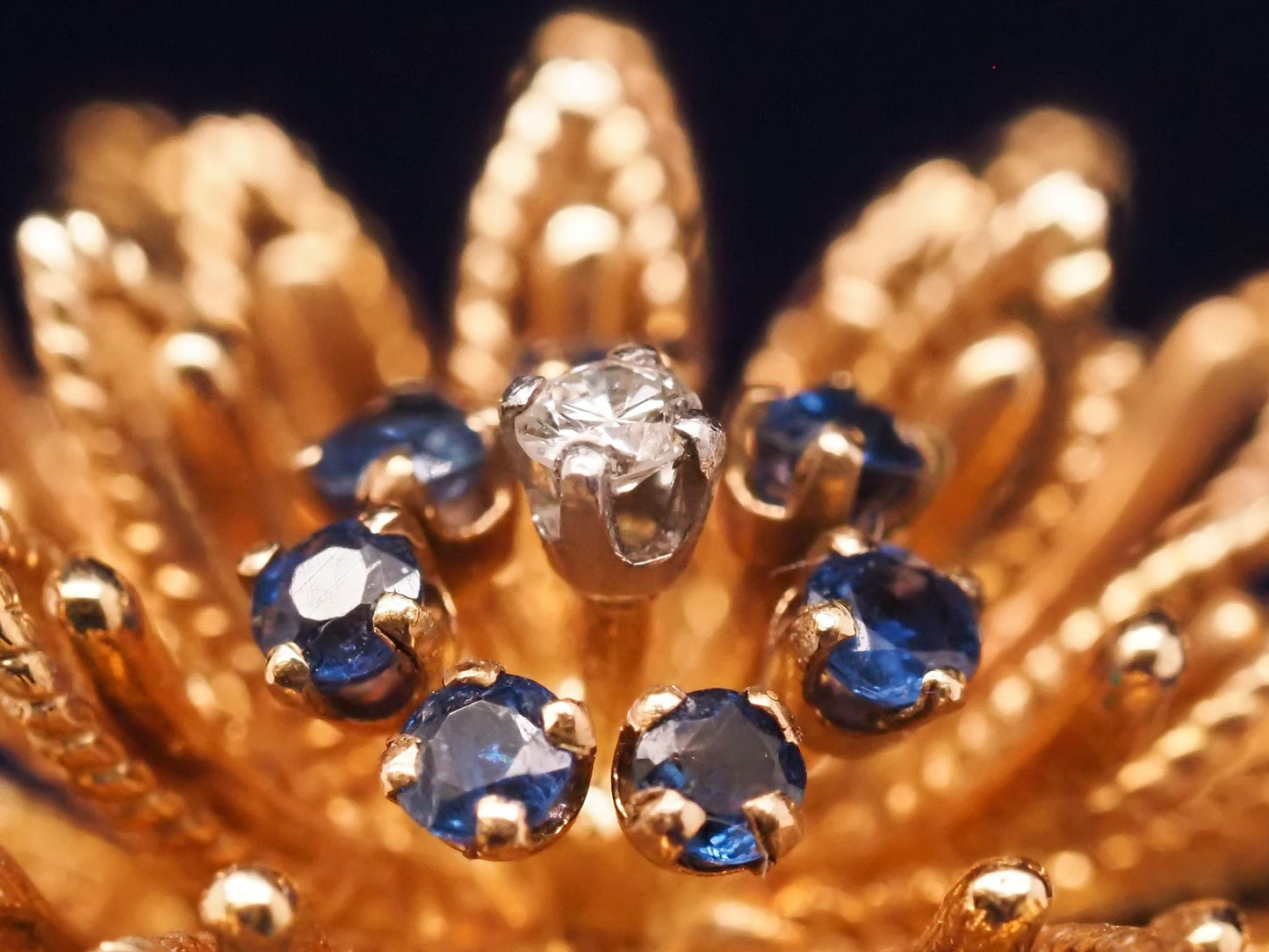 18K Yellow Gold Flower Brooch with Sapphires and Diamond - VHK#718