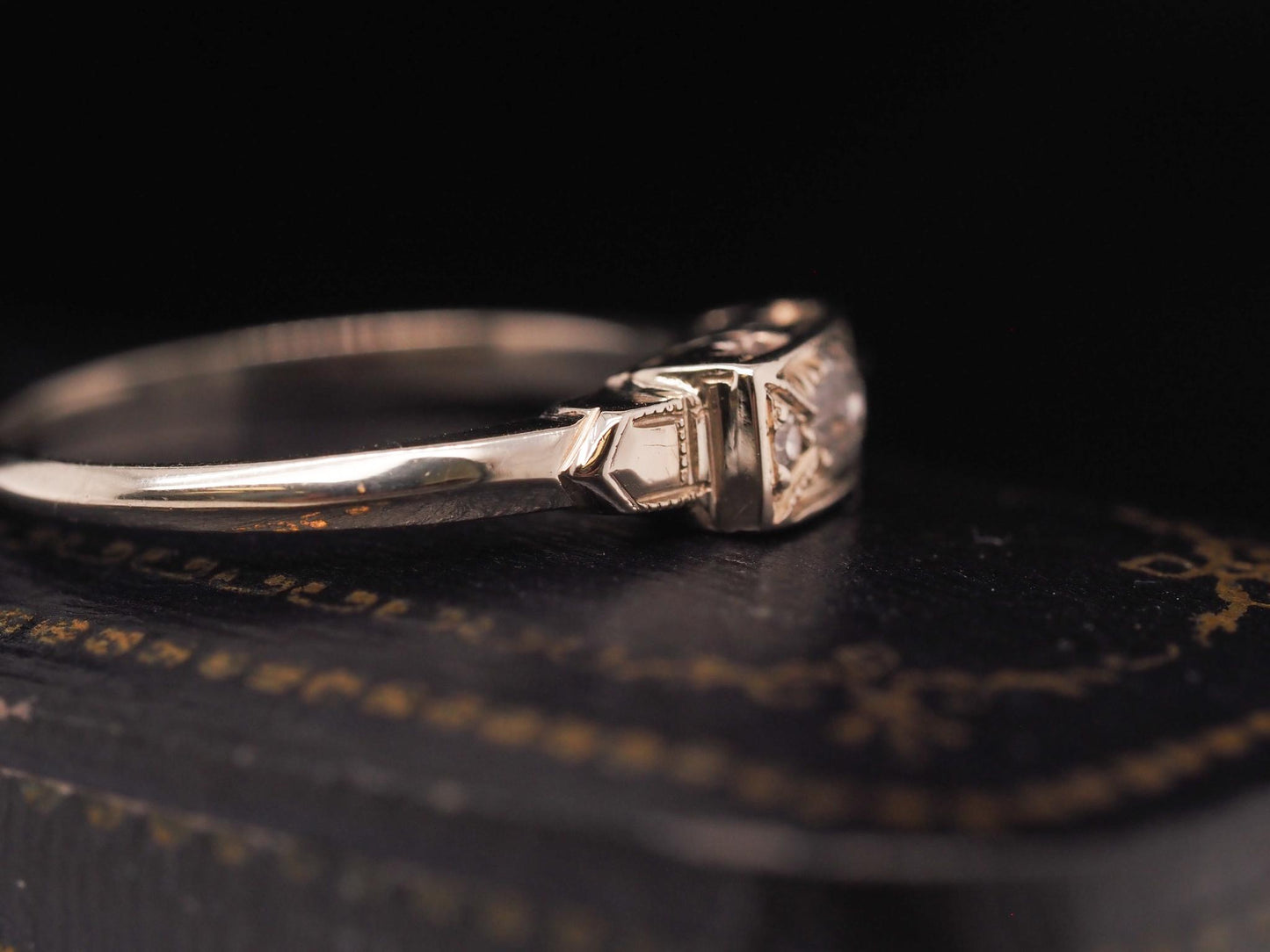 14K White Gold Art Deco Old Mine Diamond Engagement Ring - VHK#518a