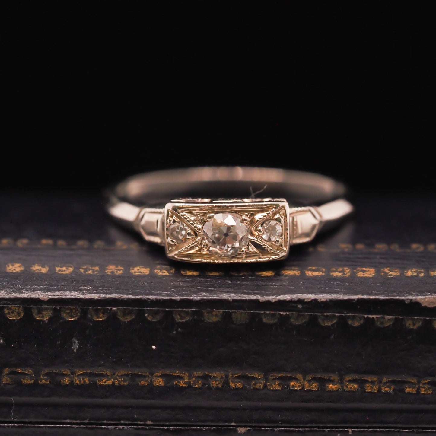 14K White Gold Art Deco Old Mine Diamond Engagement Ring - VHK#518a