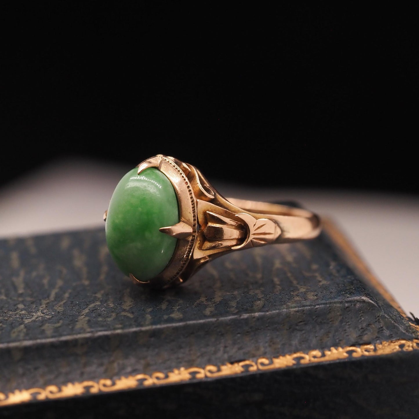 Vintage 18K Yellow Gold Hand Carved Jade Ring - VHK#595a