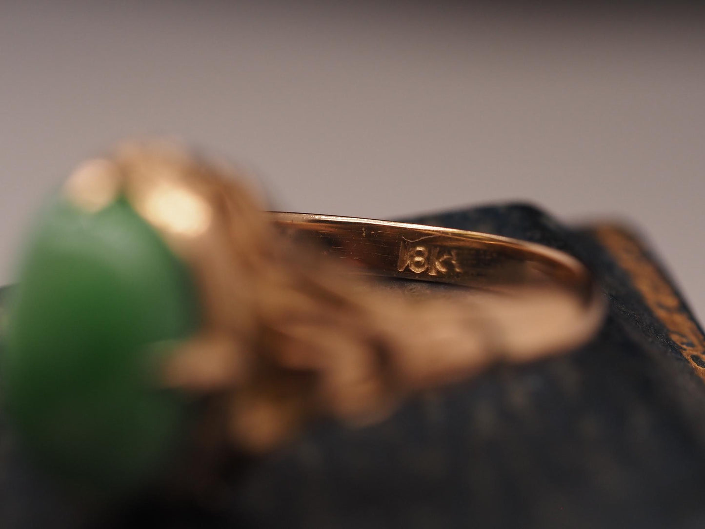 Vintage 18K Yellow Gold Hand Carved Jade Ring - VHK#595a