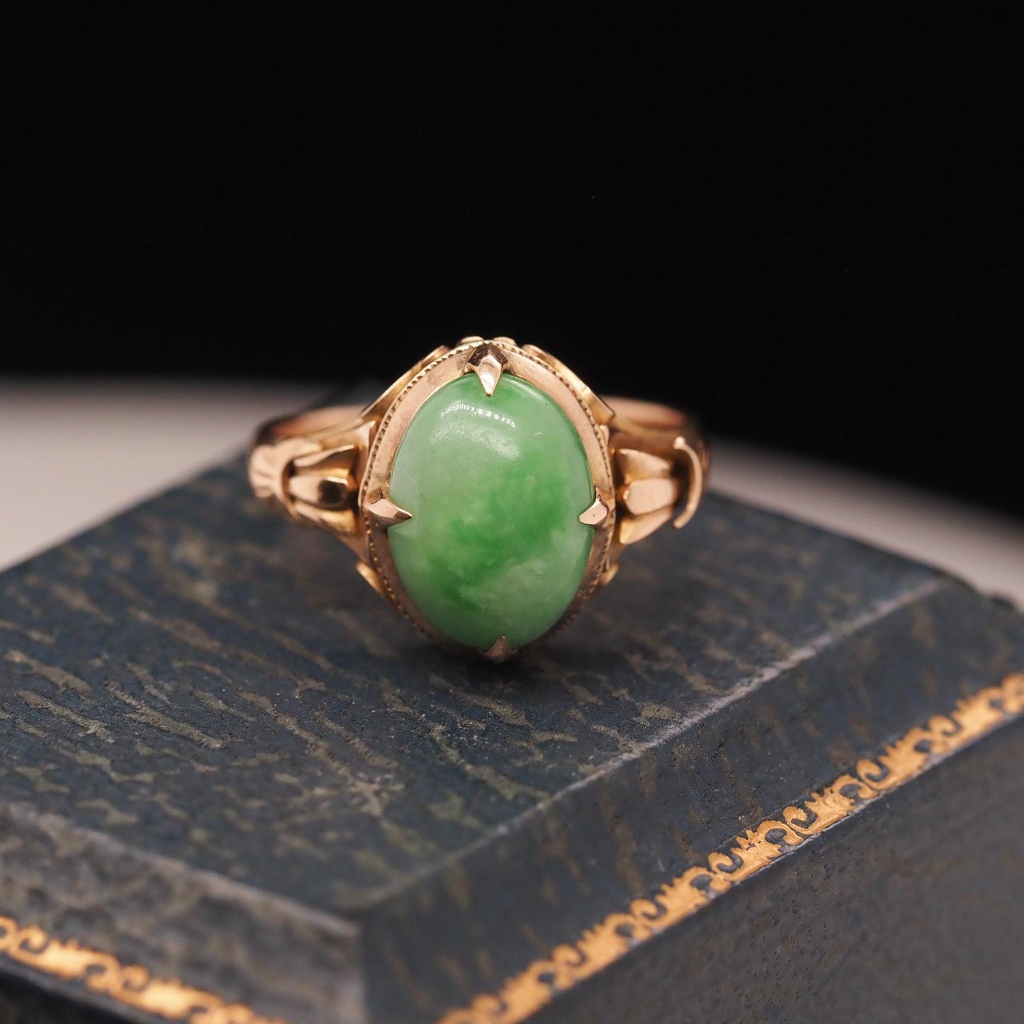 Vintage 18K Yellow Gold Hand Carved Jade Ring - VHK#595a