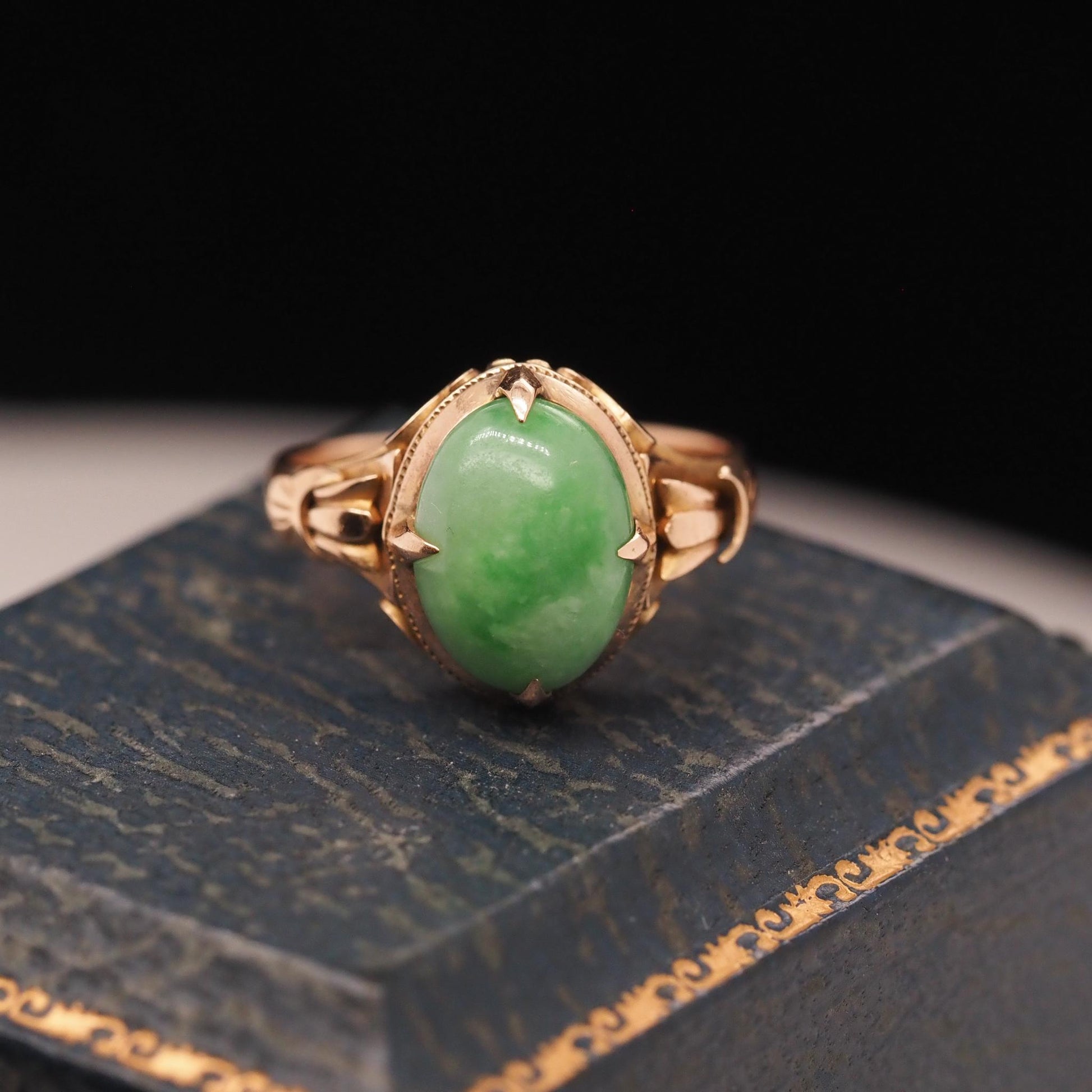 Vintage 18K Yellow Gold Hand Carved Jade Ring - VHK#595a