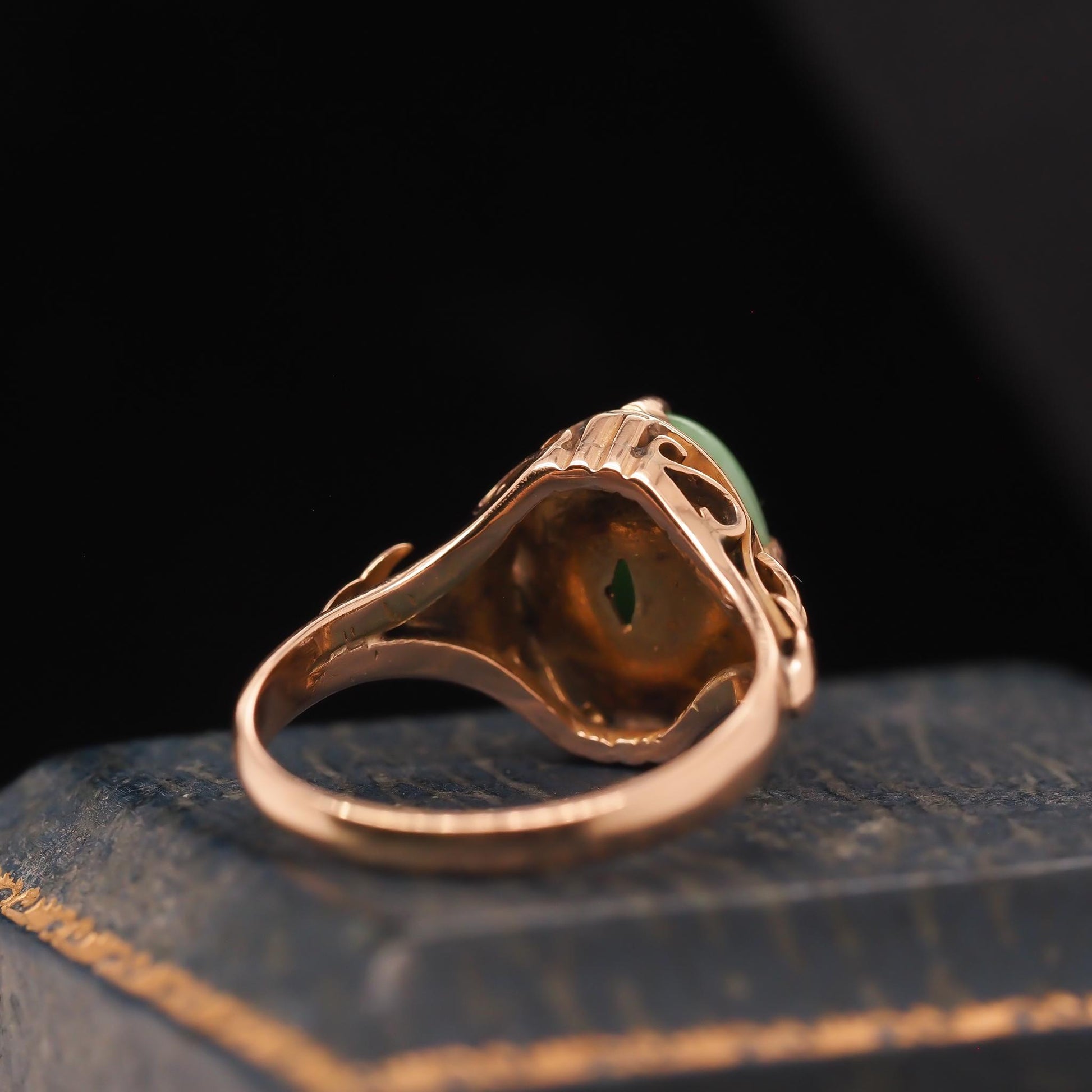 Vintage 18K Yellow Gold Hand Carved Jade Ring - VHK#595a