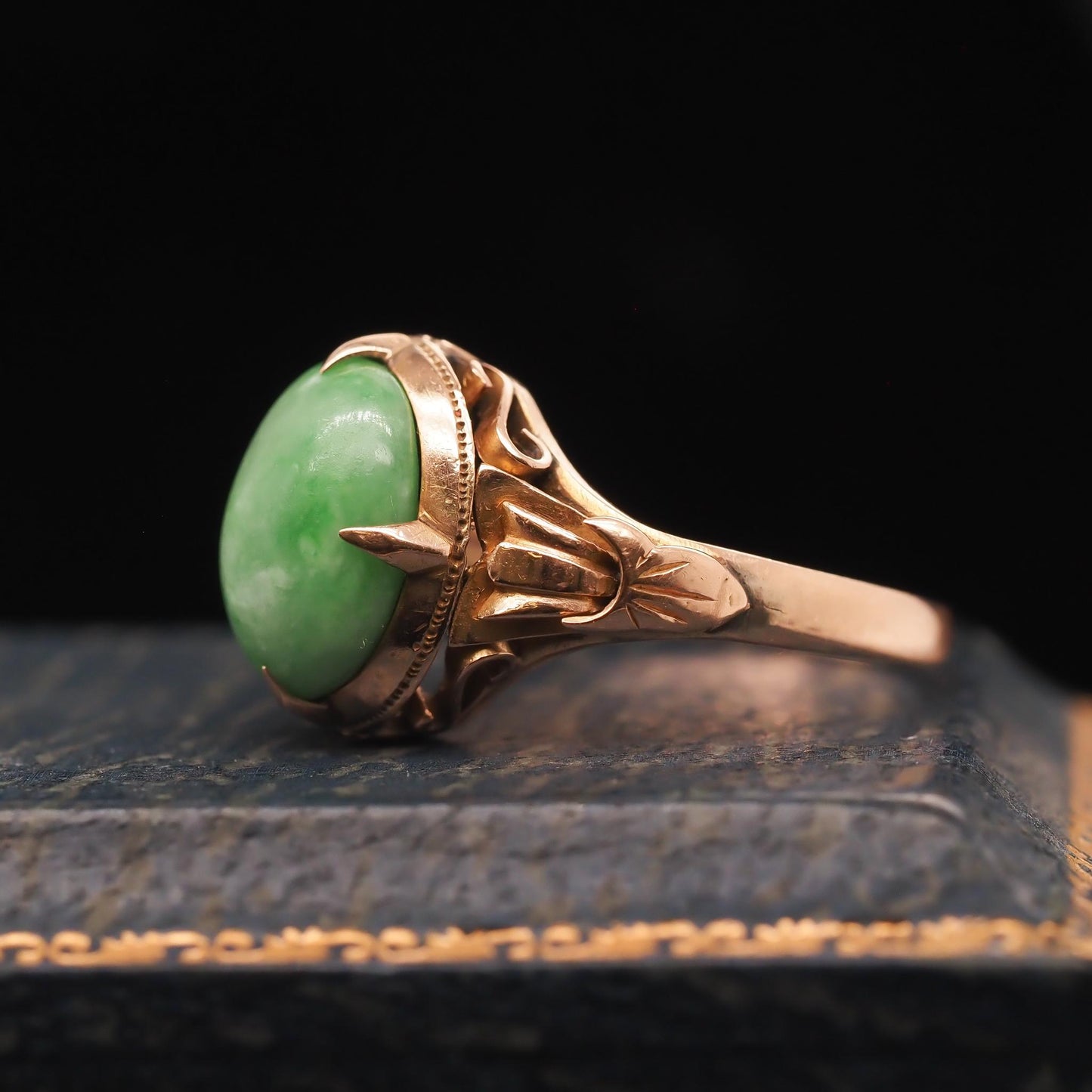 Vintage 18K Yellow Gold Hand Carved Jade Ring - VHK#595a