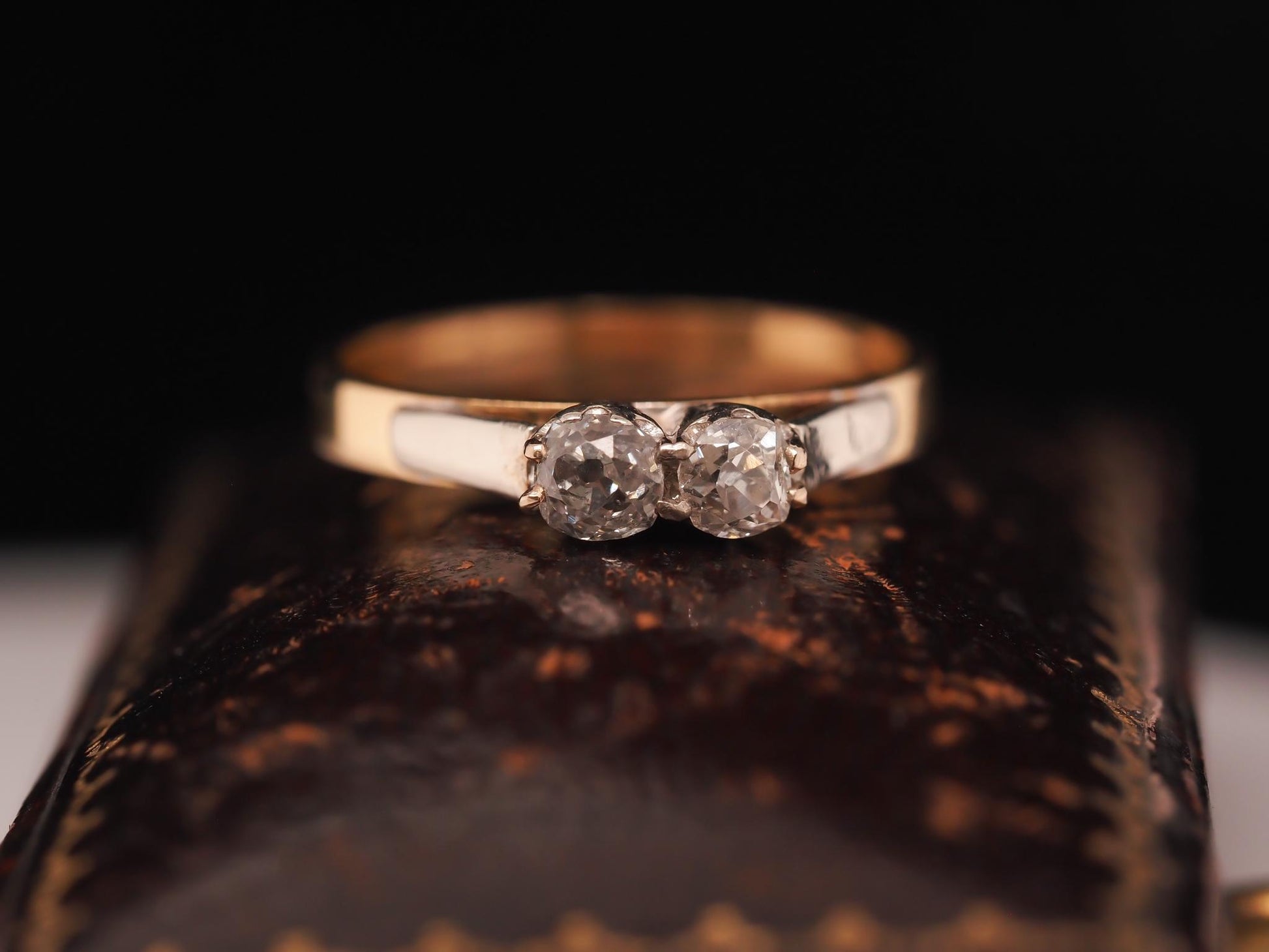 Edwardian 1900s 14K Yellow Gold Two Stone Old Mine Diamond Ring - VHK#603b