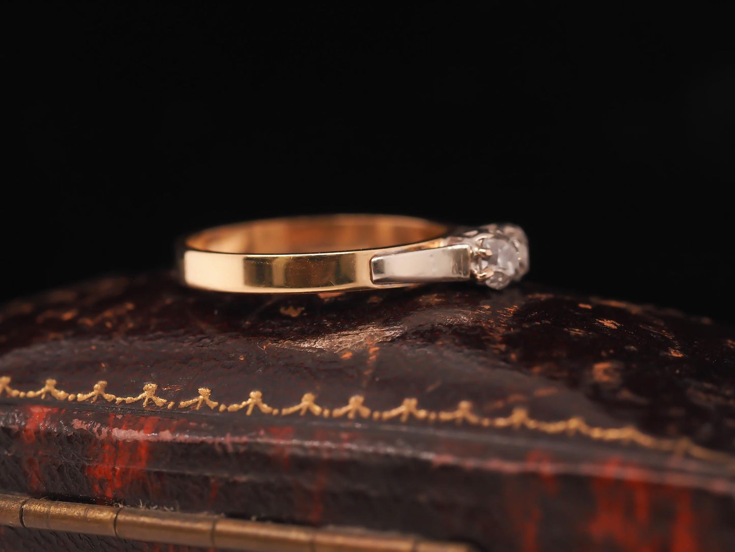 Edwardian 1900s 14K Yellow Gold Two Stone Old Mine Diamond Ring - VHK#603b