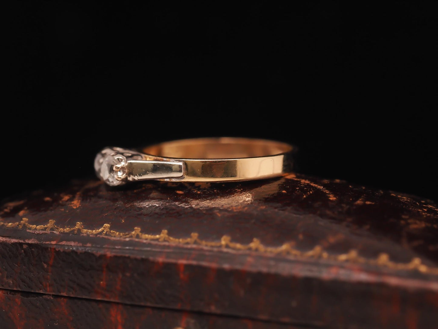 Edwardian 1900s 14K Yellow Gold Two Stone Old Mine Diamond Ring - VHK#603b