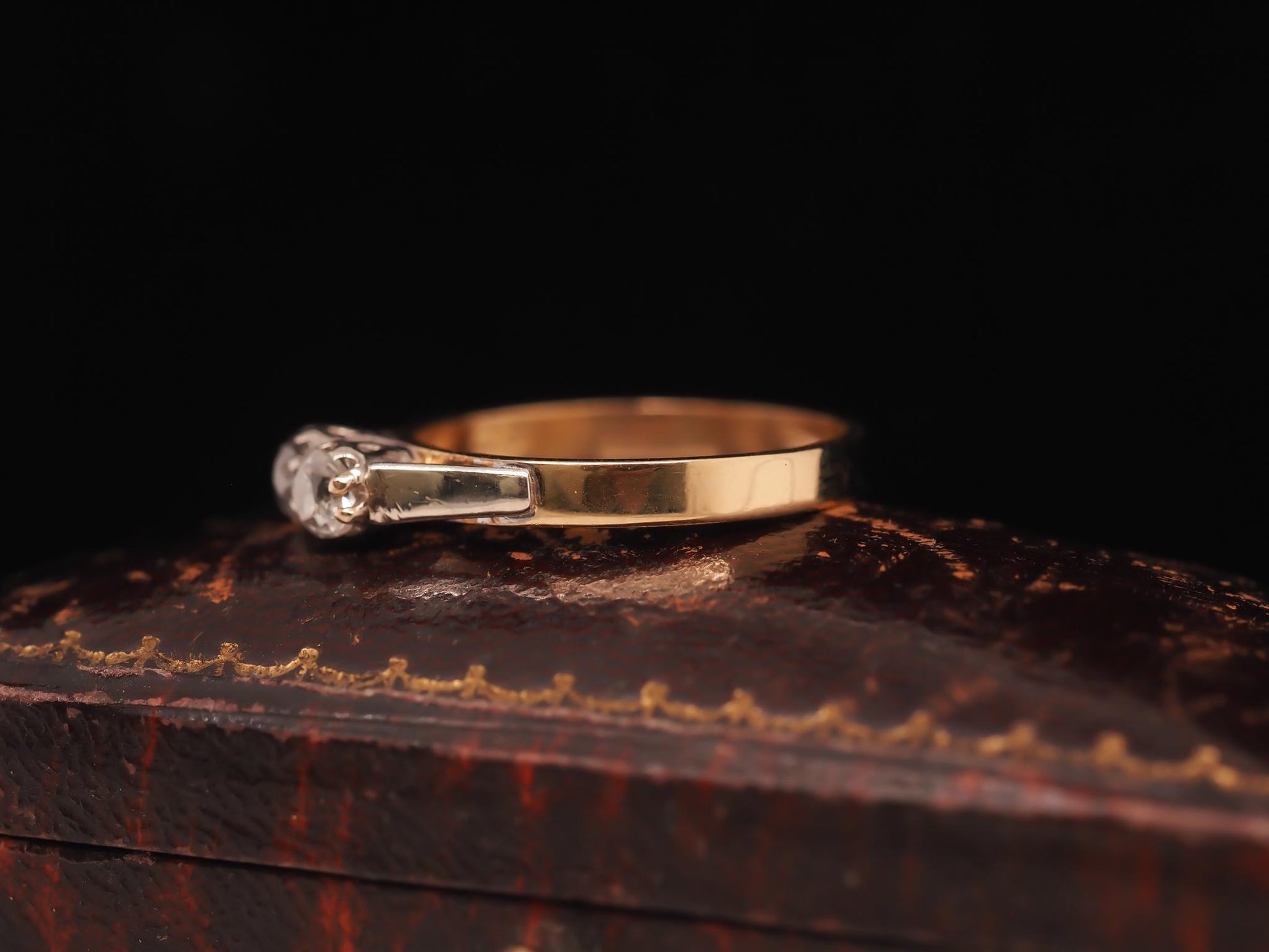 Edwardian 1900s 14K Yellow Gold Two Stone Old Mine Diamond Ring - VHK#603b