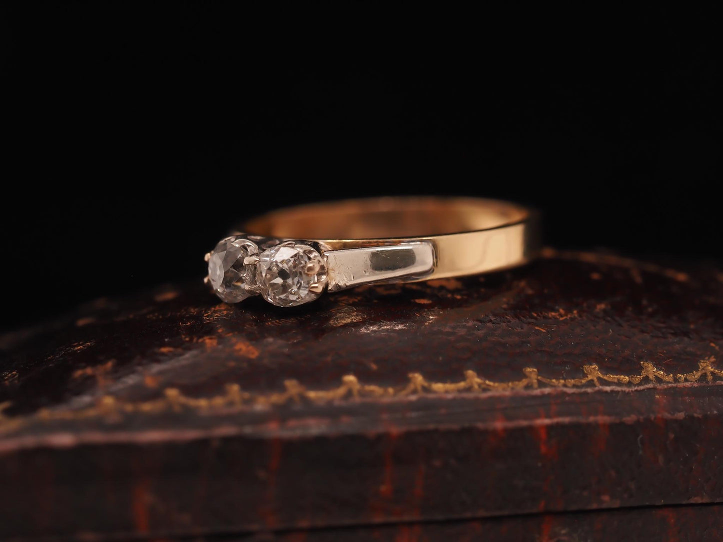 Edwardian 1900s 14K Yellow Gold Two Stone Old Mine Diamond Ring - VHK#603b
