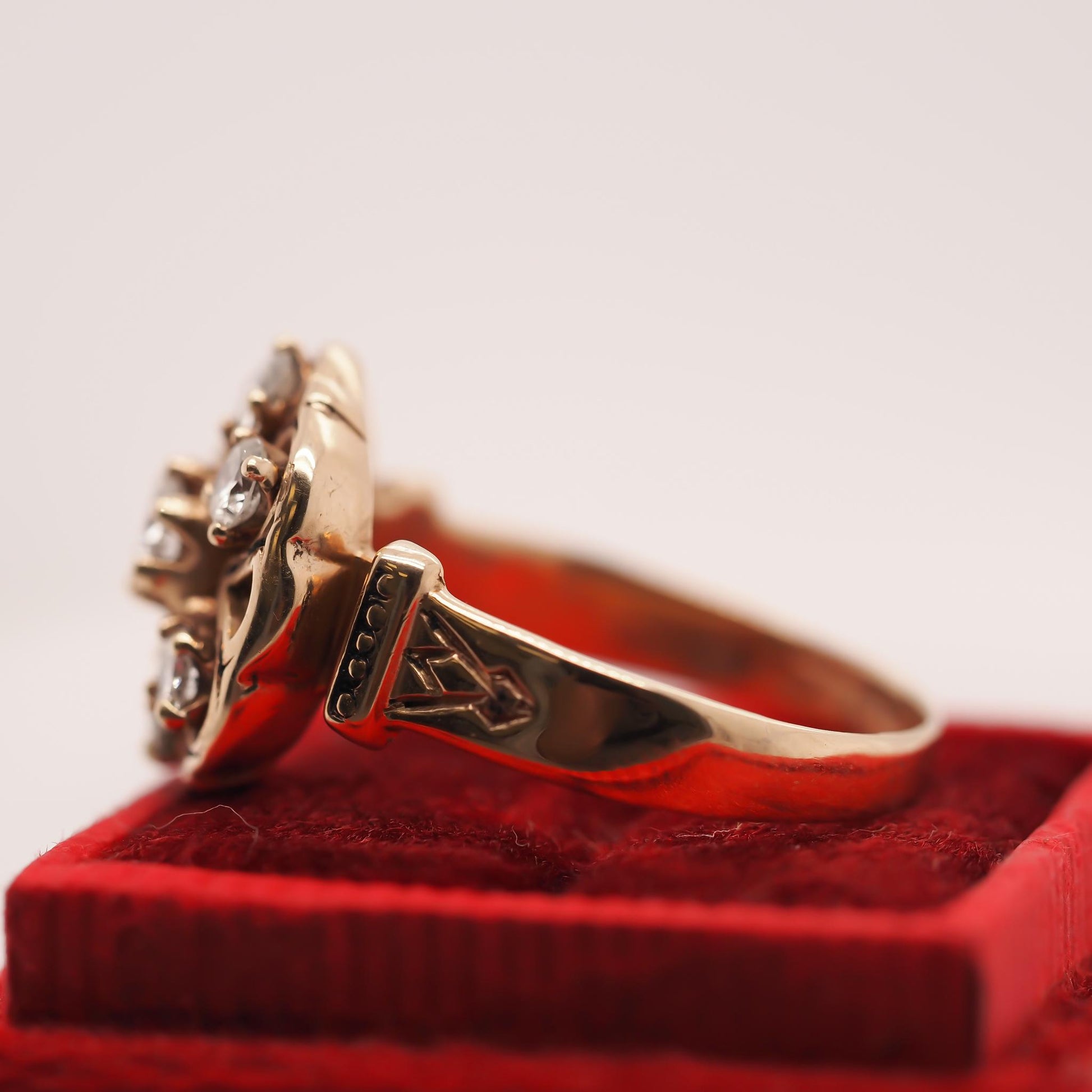 Circa 1950s 14K Yellow Gold Diamond and Enamel Ring - VHK#753