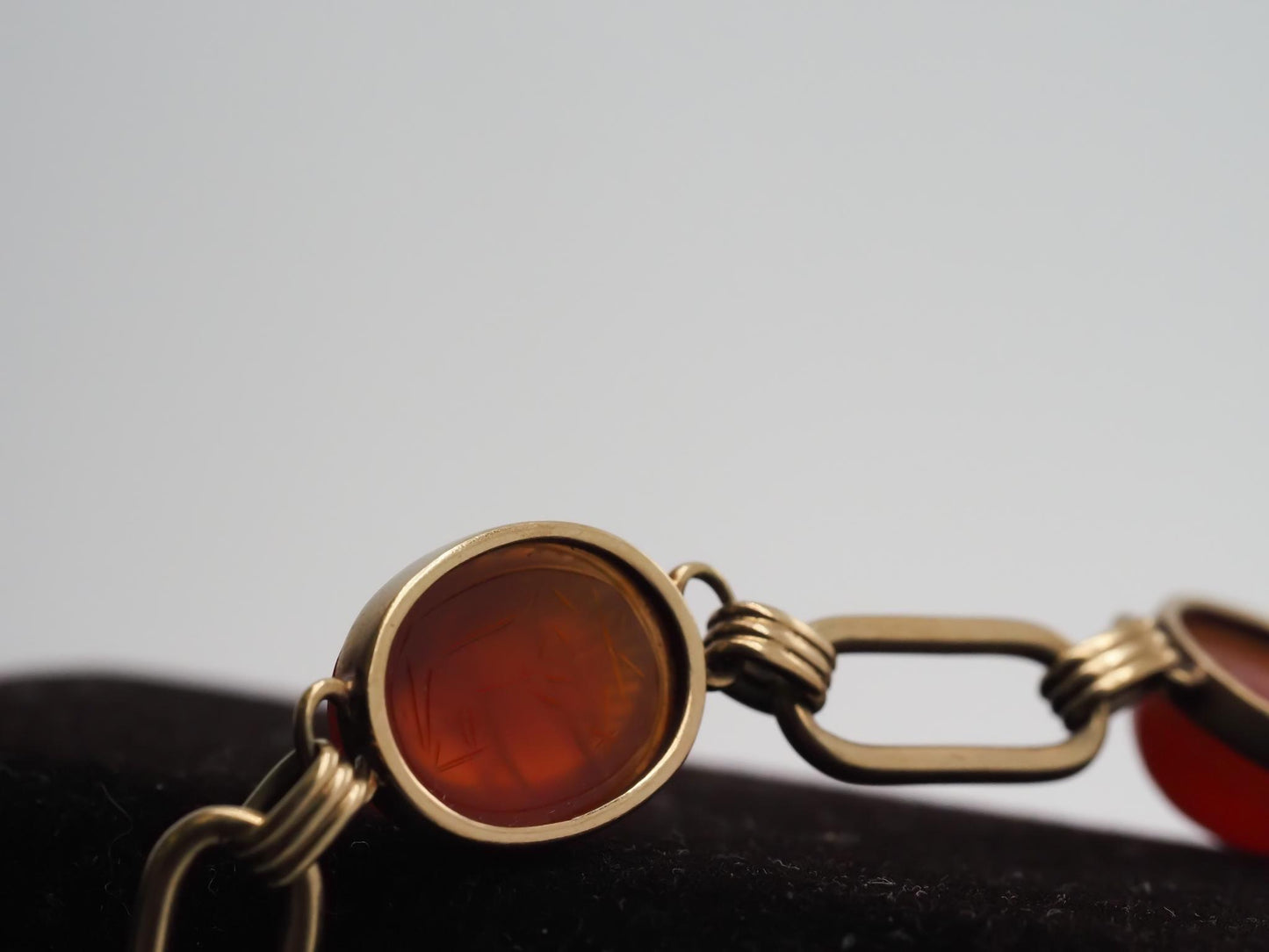 Vintage 1940s 14K Yellow Gold Carnelian Scarab Link Bracelet - VHK#759
