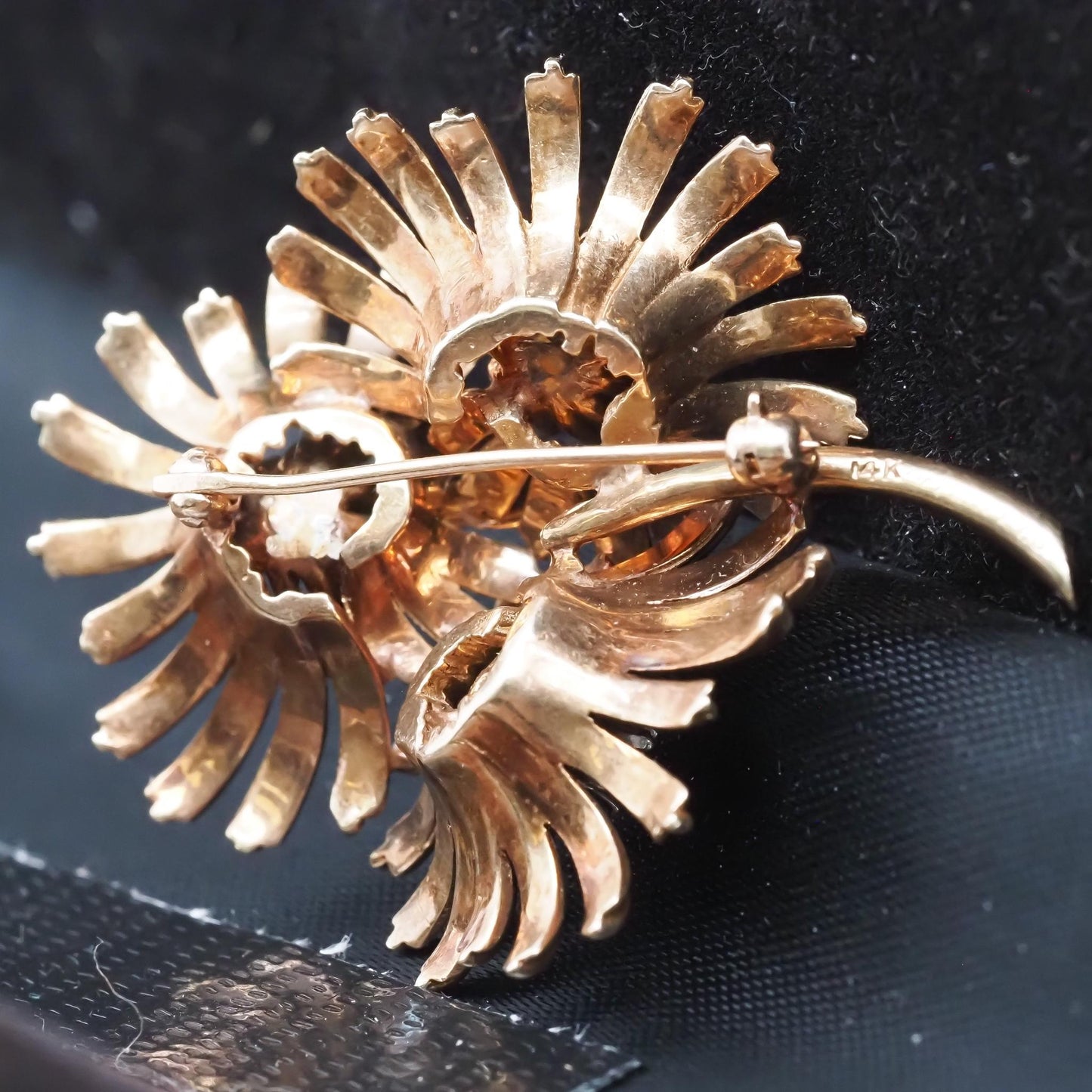 18K Yellow Gold Tiffany & Co. 1960s Sapphire Flower Daisy Brooch - VHK#763