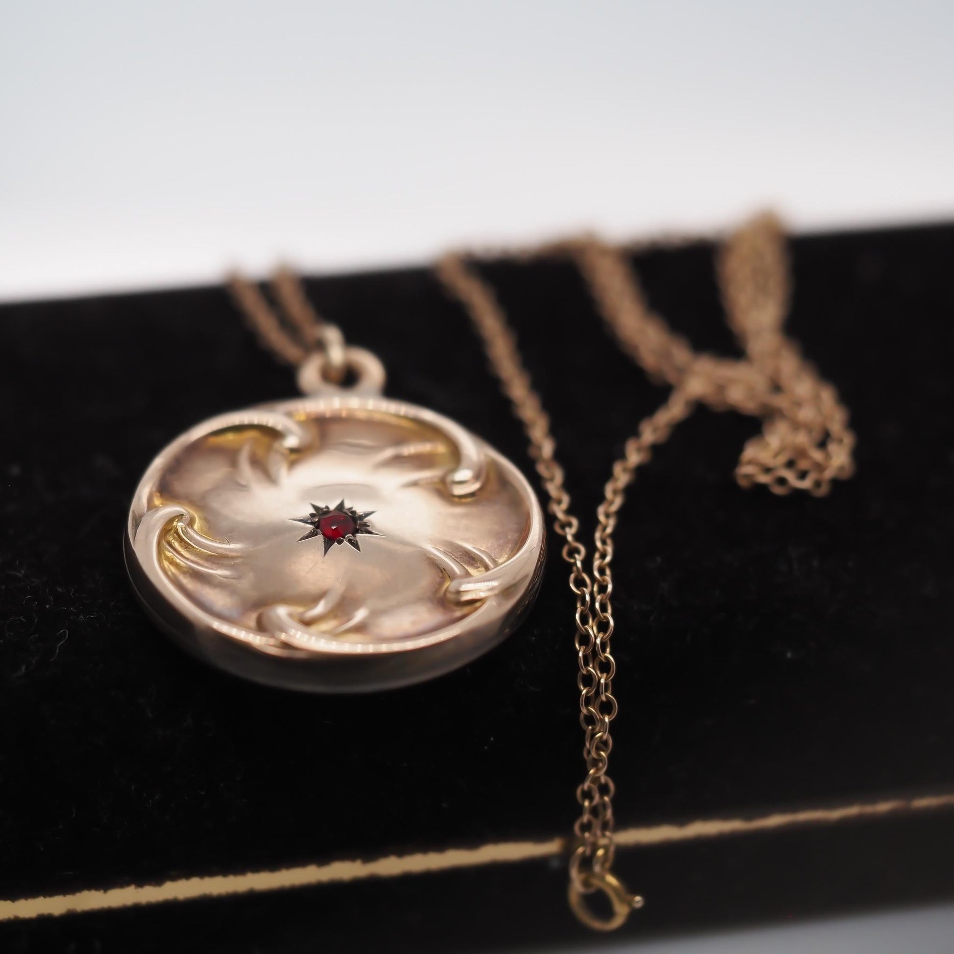 10k Yellow Gold Vintage Locket Engraved 1907 with red stone - VHK#775a