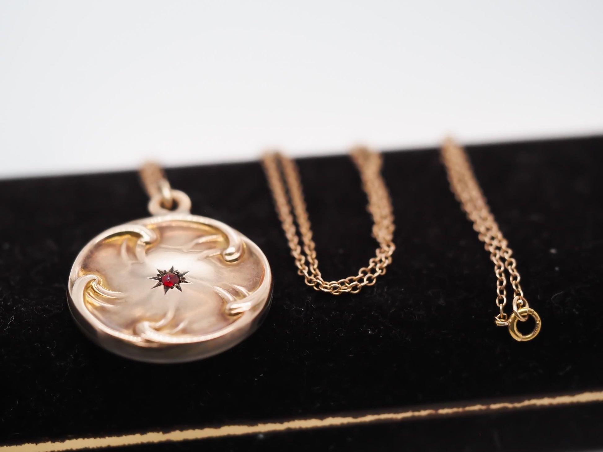 10k Yellow Gold Vintage Locket Engraved 1907 with red stone - VHK#775a