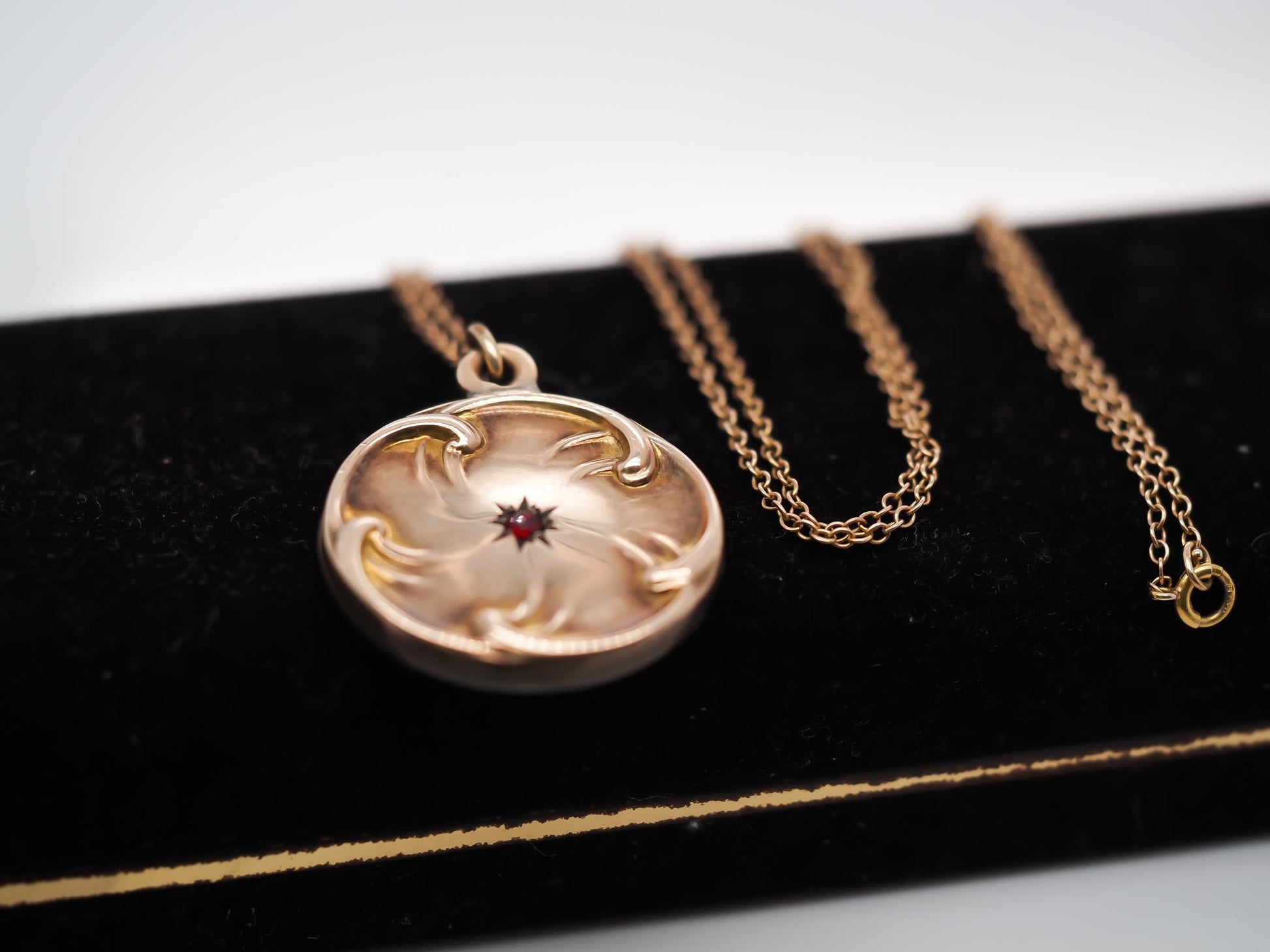 10k Yellow Gold Vintage Locket Engraved 1907 with red stone - VHK#775a