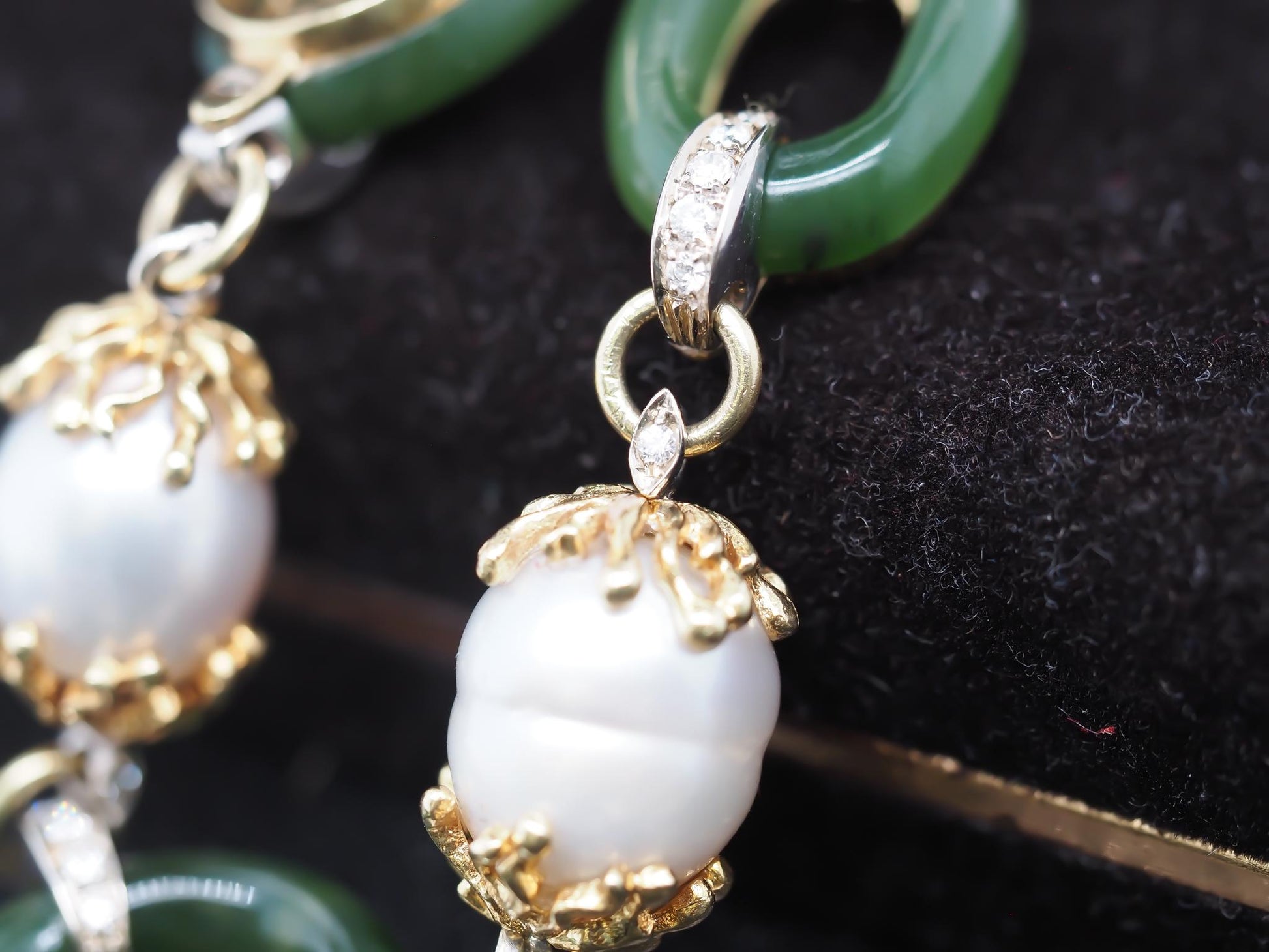 Vintage 1960s 18K Yellow Gold Jade, Pearl and Diamond Necklace - VHK#775