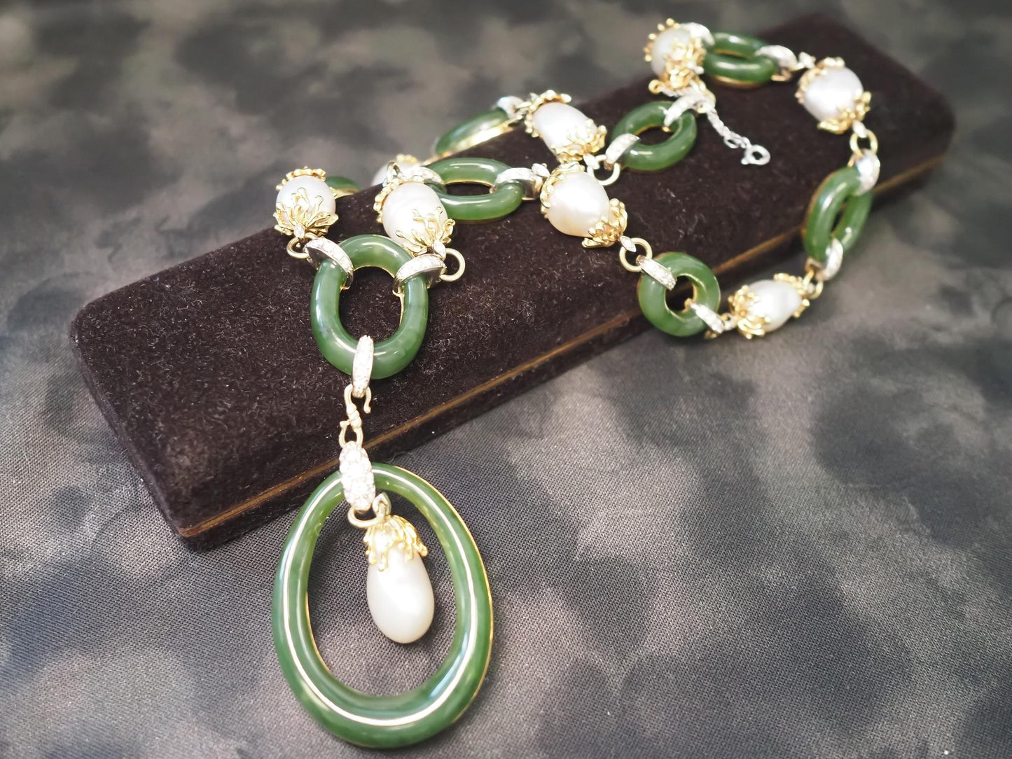 Vintage 1960s 18K Yellow Gold Jade, Pearl and Diamond Necklace - VHK#775