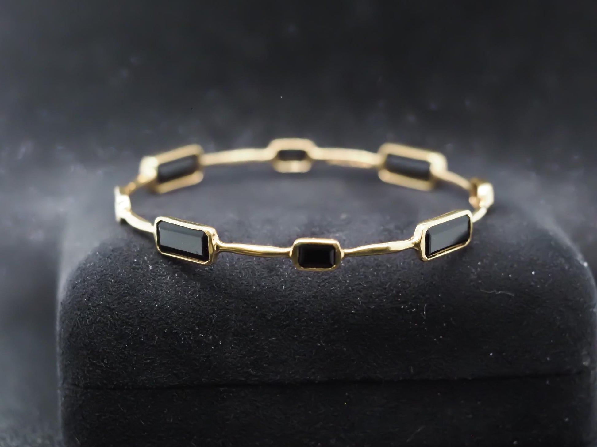 IPPOLITA 18k Yellow Gold Onyx and Hammered Finish Bangle - VHK#801