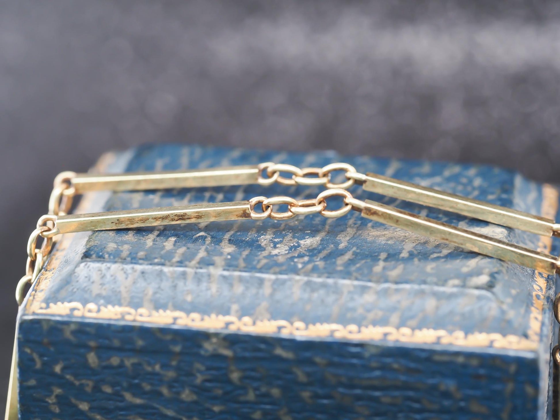Circa 1920s 14K Yellow Gold Station Bar Necklace Chain - VHK#844