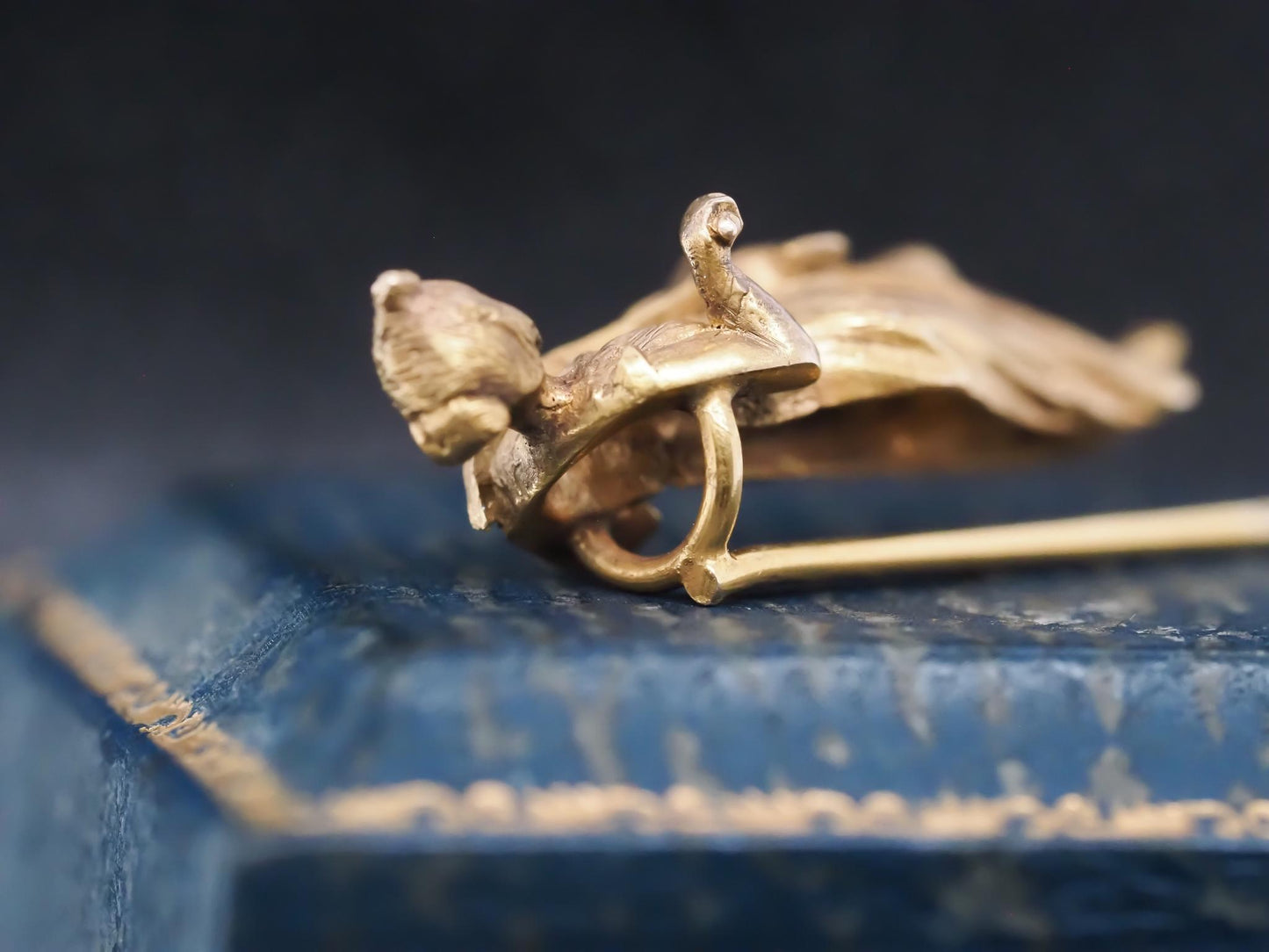 Circa 1900s 14K Yellow Gold Woman Playing Violin Stick Pin - VHK#841