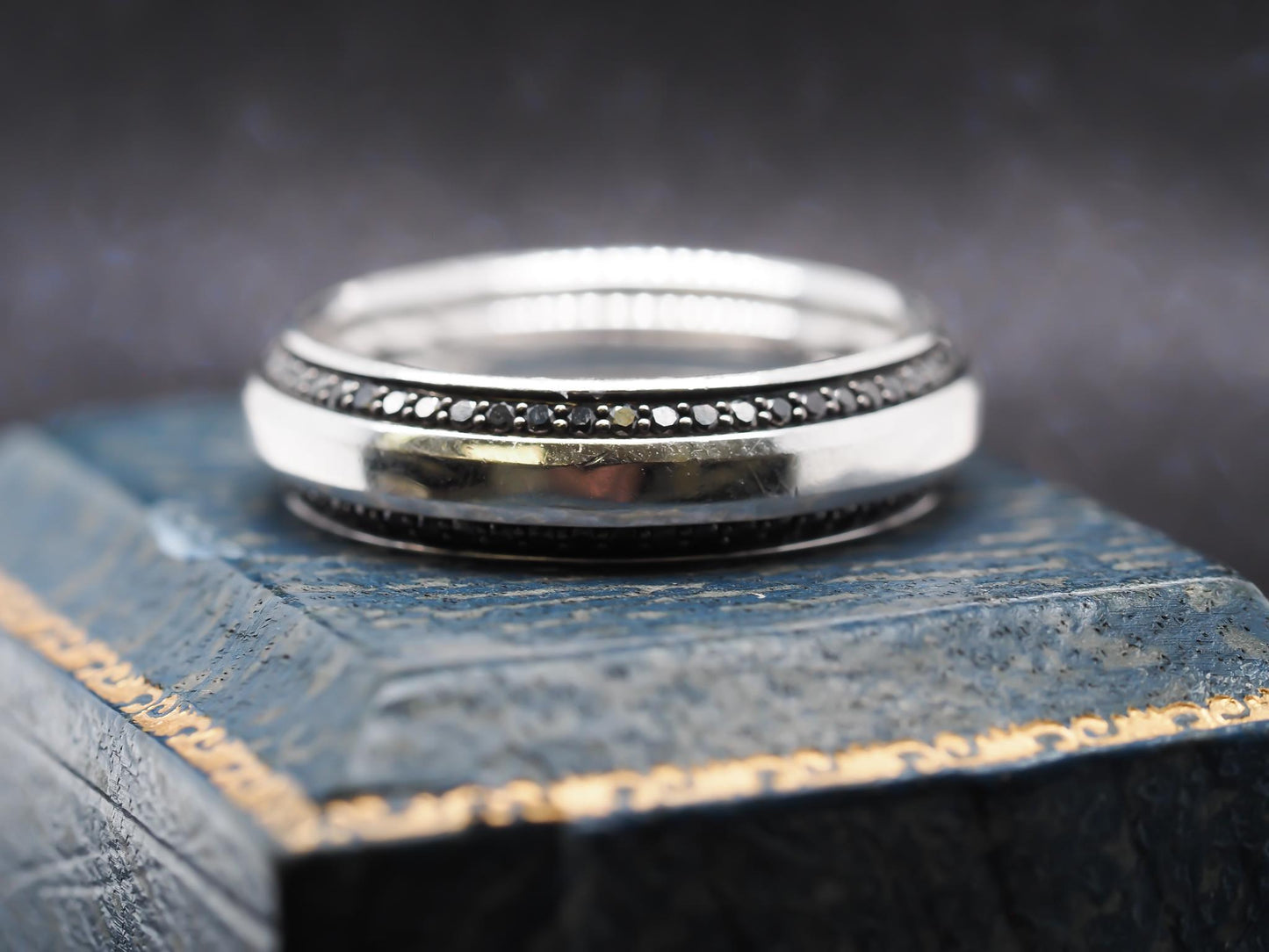 18K White Gold David Yurman Black Diamond Beveled Band Ring Size 11.5 - VHK#847