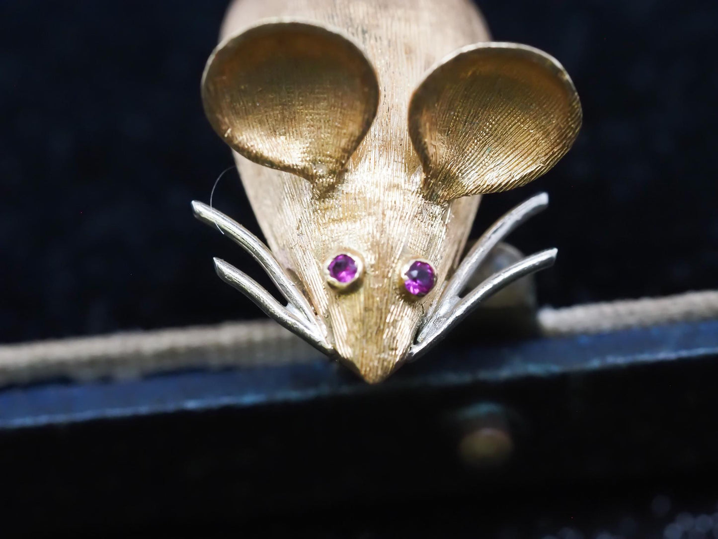 18K Yellow Gold Mouse Ruby Eyes with Long Tail Brooch Pin - VHK#857