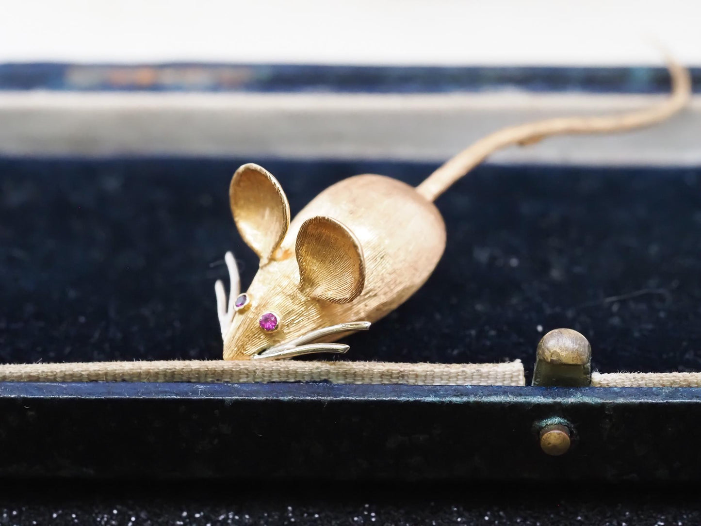 18K Yellow Gold Mouse Ruby Eyes with Long Tail Brooch Pin - VHK#857