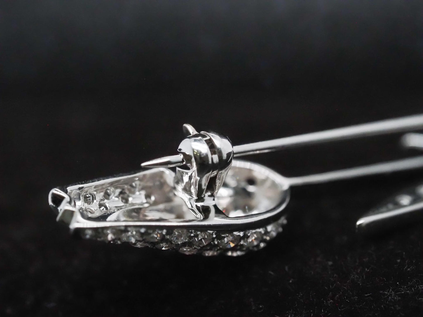 14K White Gold Diamond Flower Brooch Pin - VHK#879