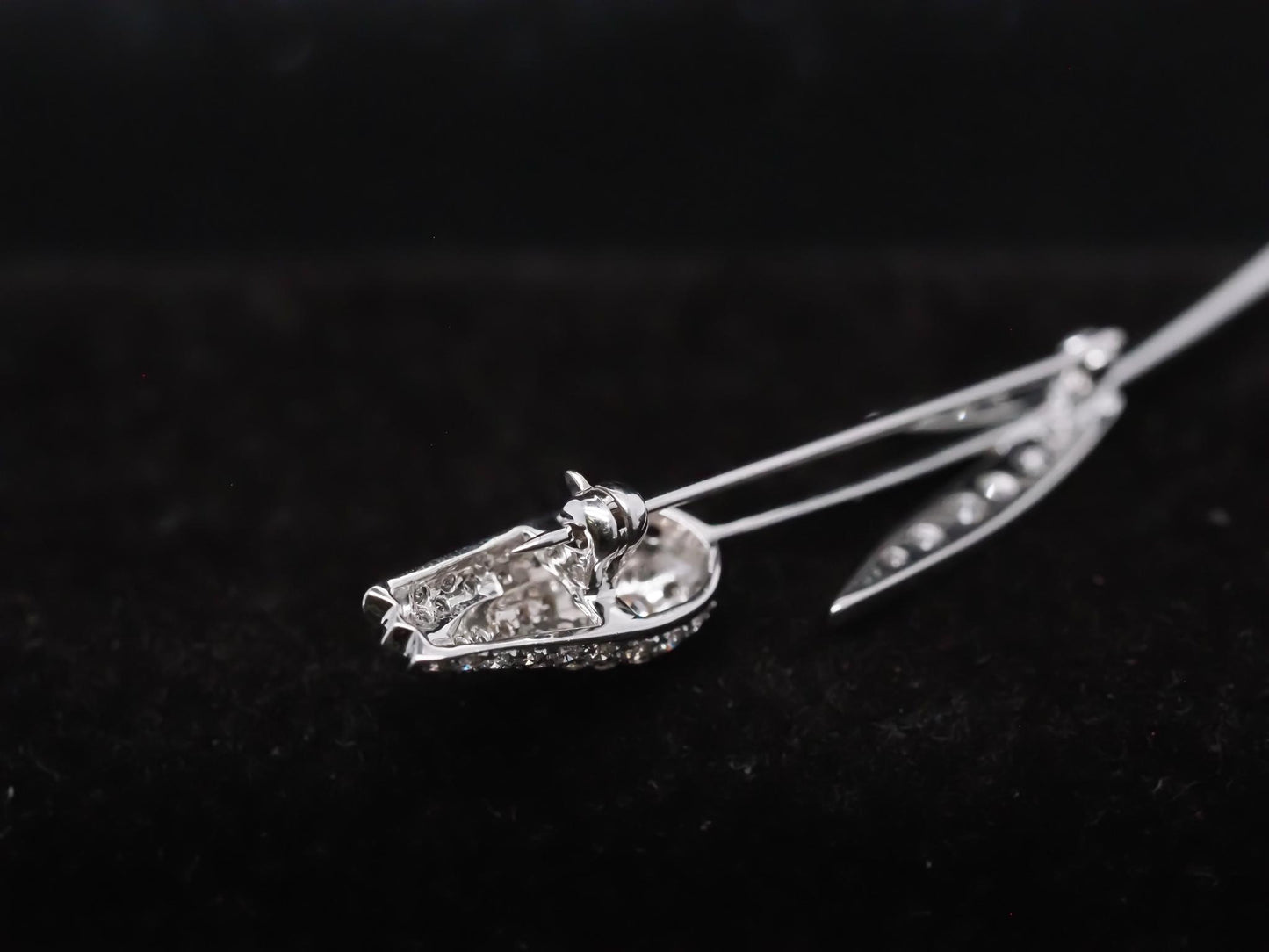 14K White Gold Diamond Flower Brooch Pin - VHK#879