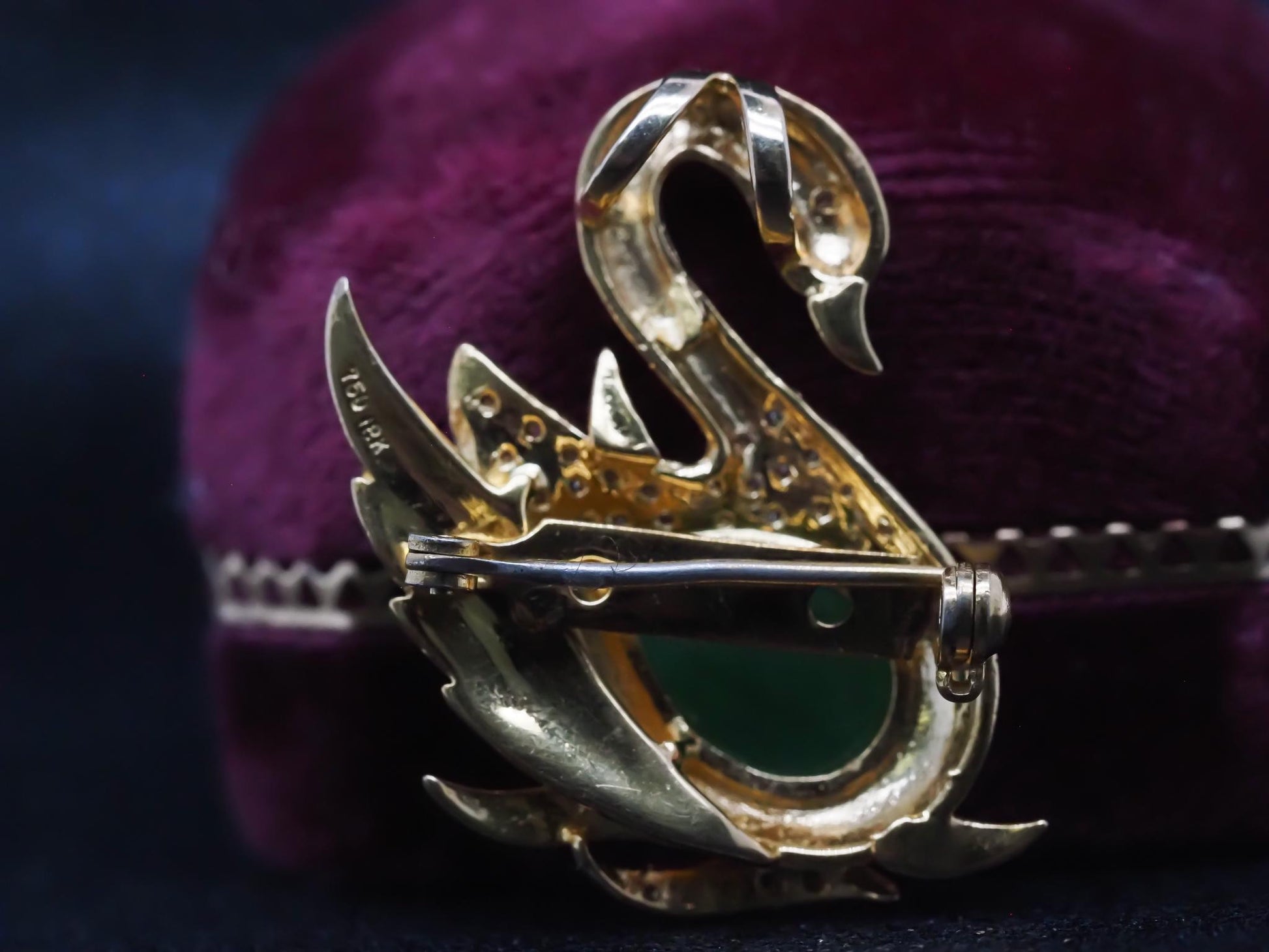 18K Yellow Gold Diamond and Jade Swan Brooch Pin - VHK#880