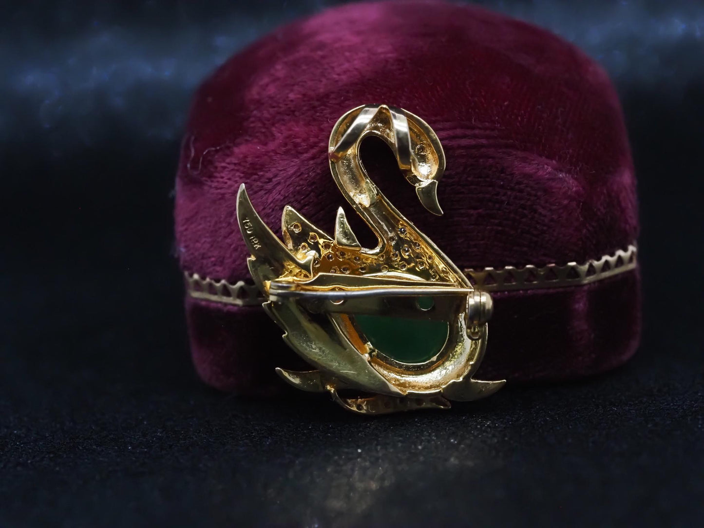18K Yellow Gold Diamond and Jade Swan Brooch Pin - VHK#880