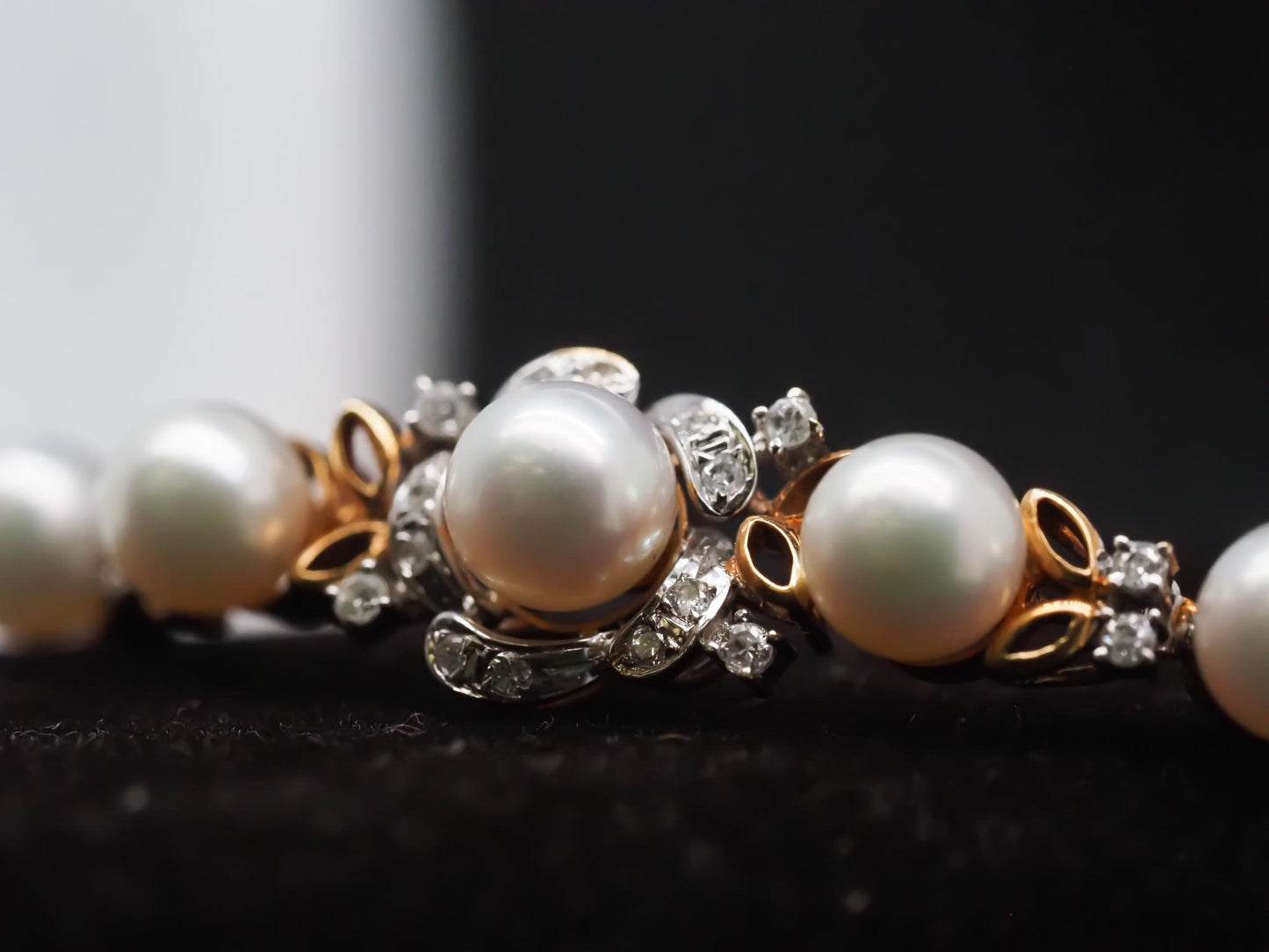 Vintage 14K Yellow Gold Diamond and Pearl Bracelet - VHK#883