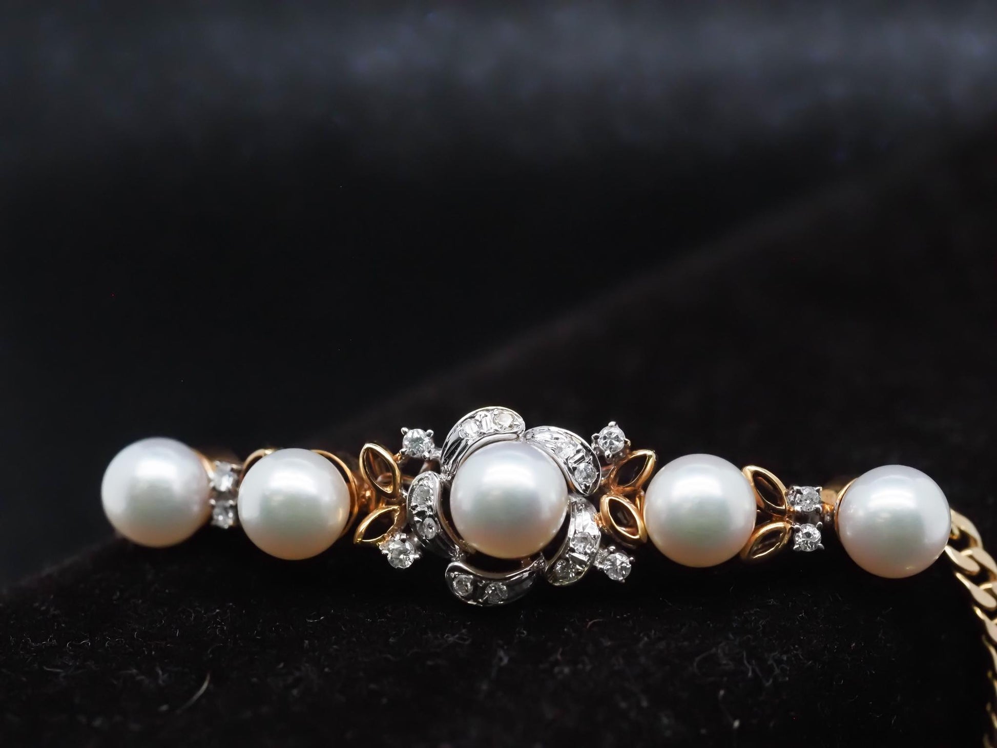Vintage 14K Yellow Gold Diamond and Pearl Bracelet - VHK#883