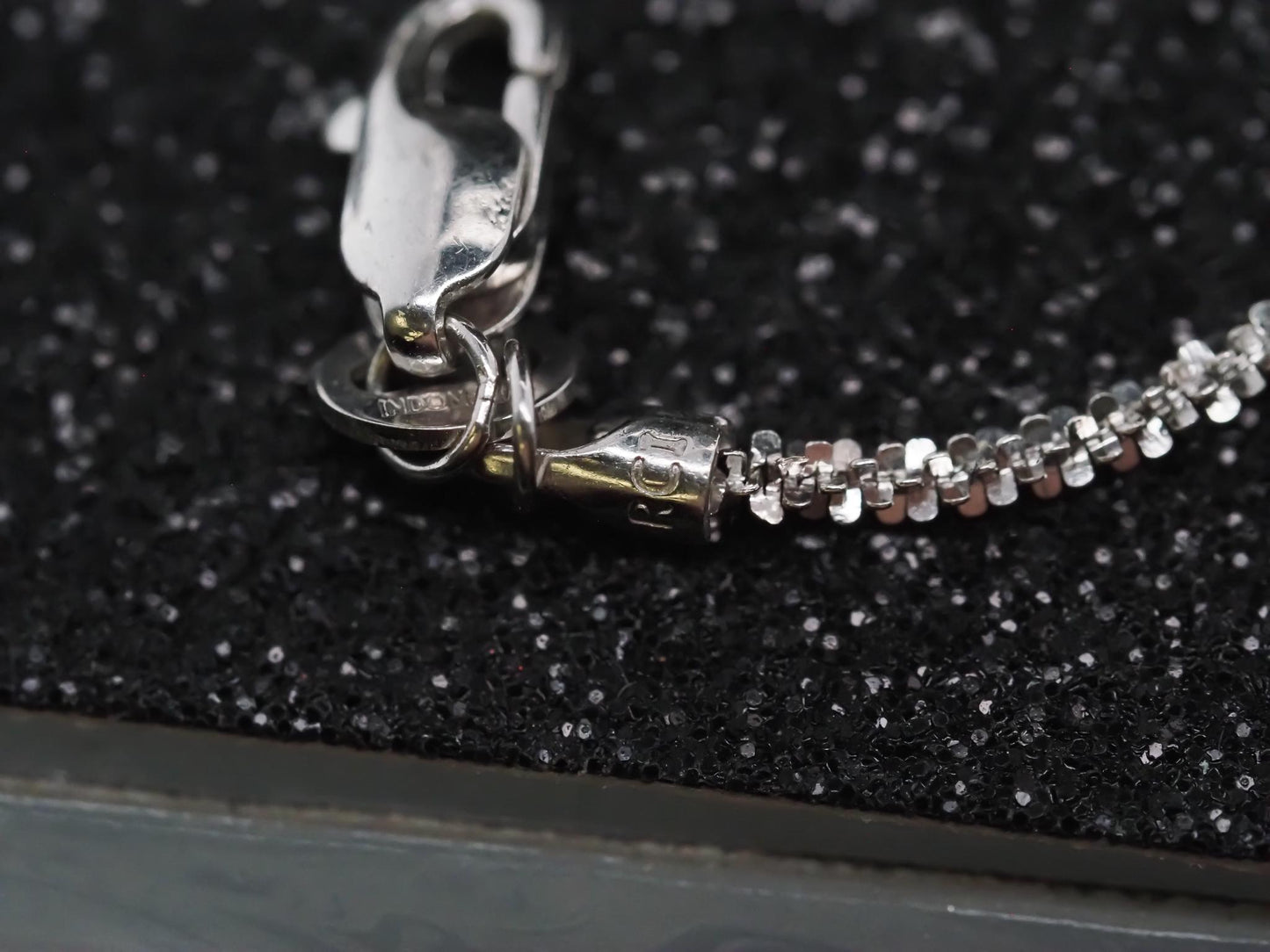 14K White Gold 2.25ct Diamond Circle Pendant and Chain - VHK#881